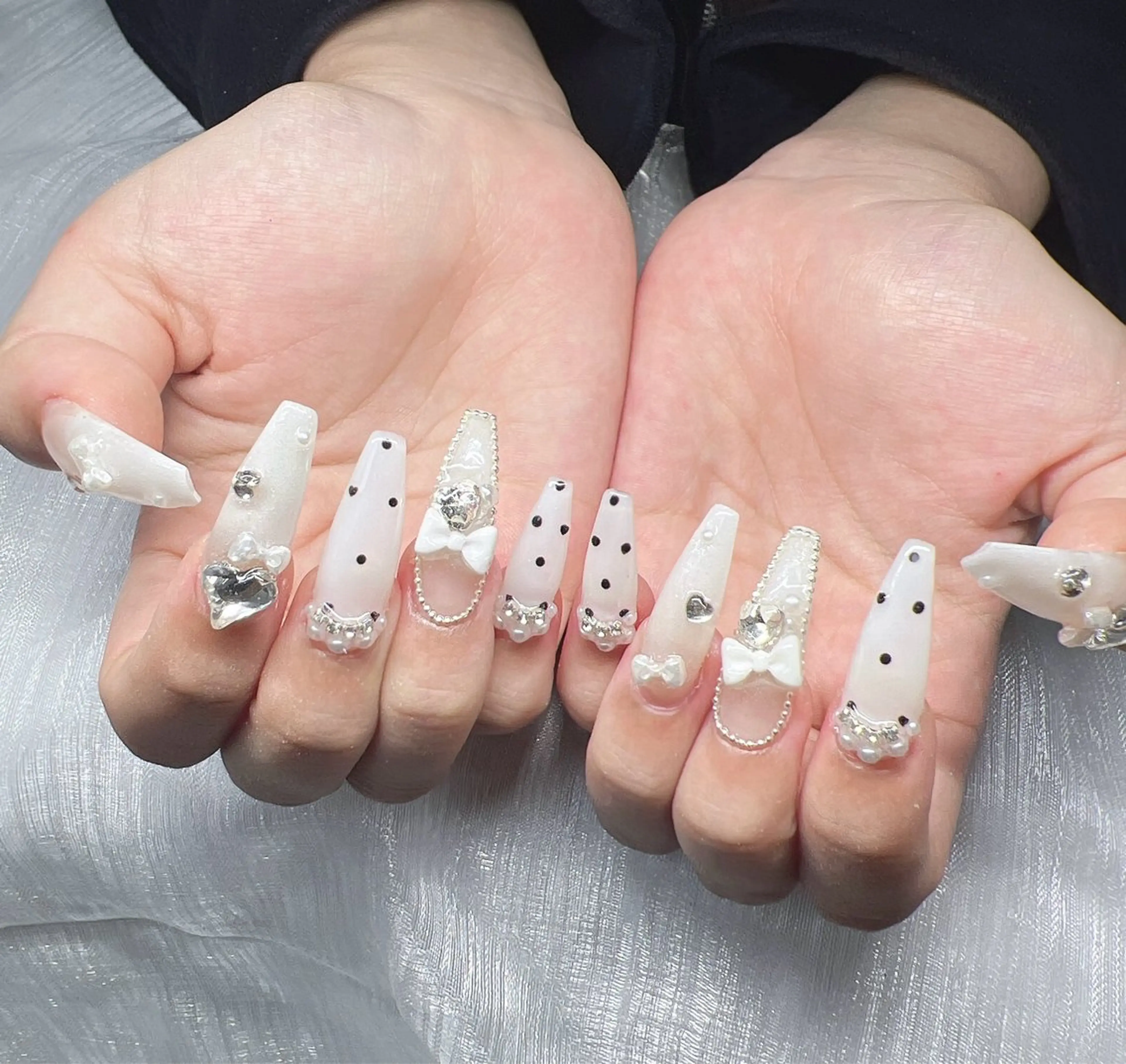 ネイル 長さ出し グラデーション 卒業式 キラキラネイル マグネットネイル ハンドネイル Lee Nailsのネイルデザイン