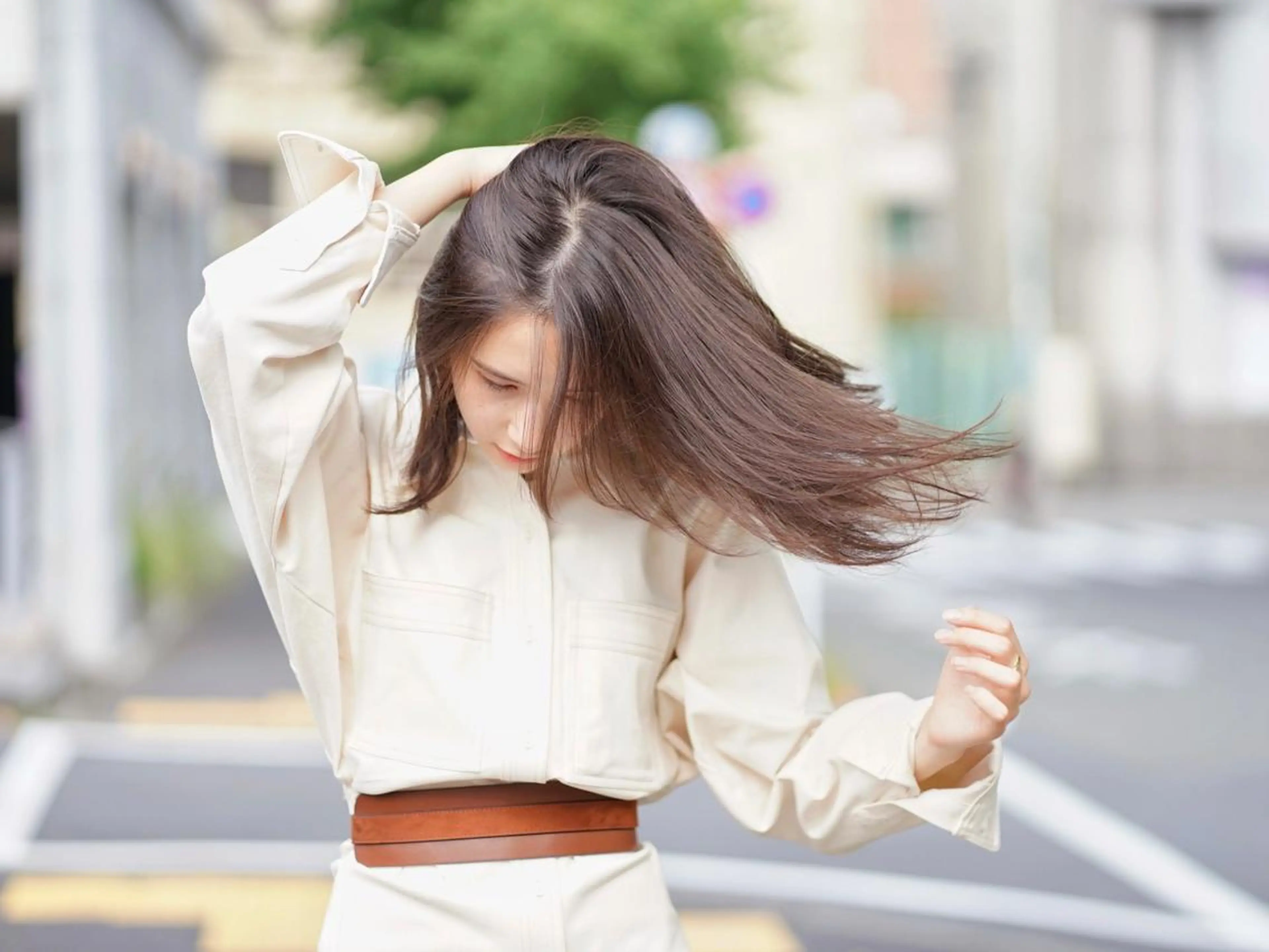 セミロング カラー パーマ ヘアアレンジ アディクシーカラー アッシュ バレイヤージュ ベージュカラー ブリーチ newi grande 横浜店のヘアスタイル