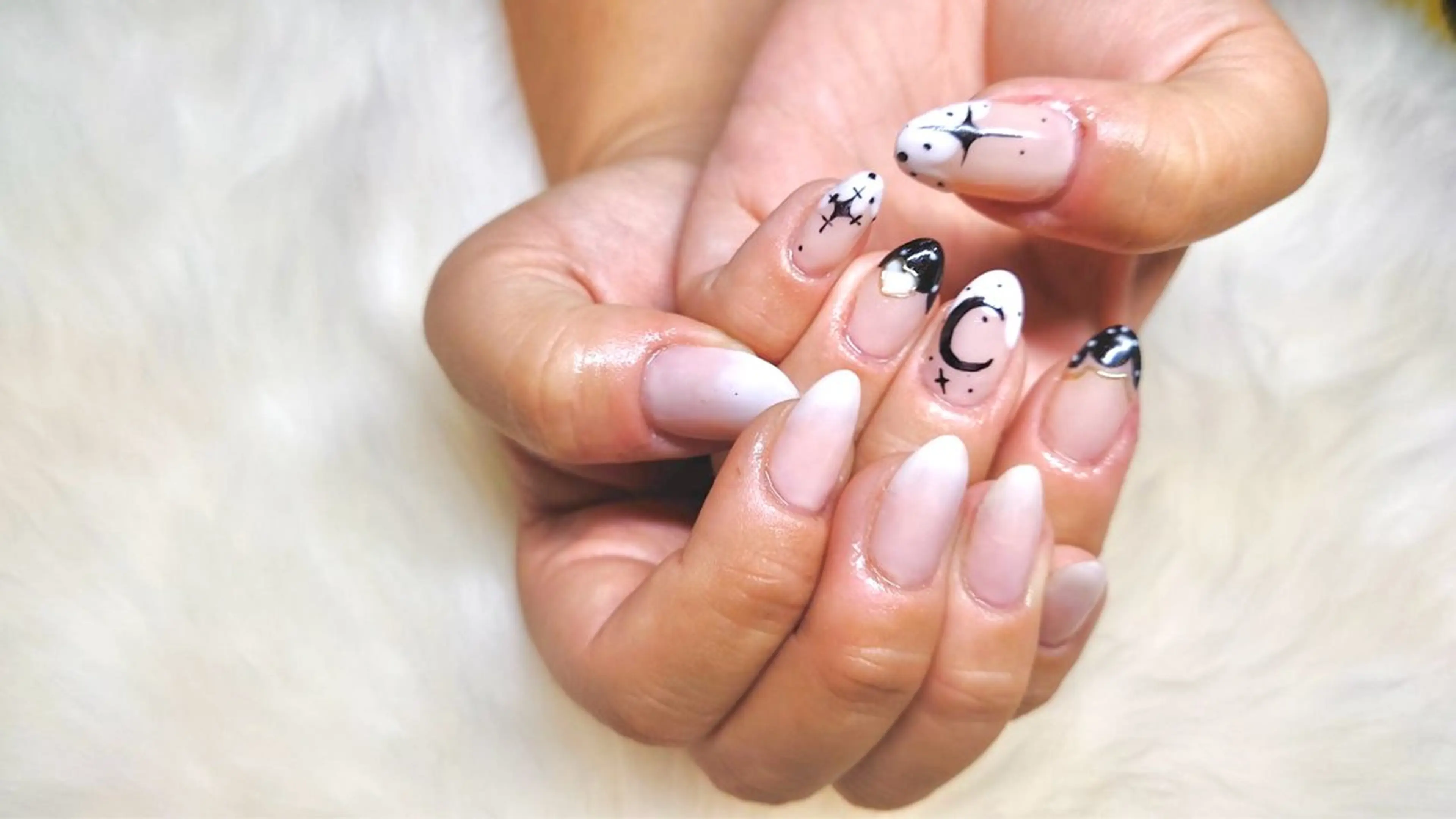 ネイル Queenie nailのネイルデザイン