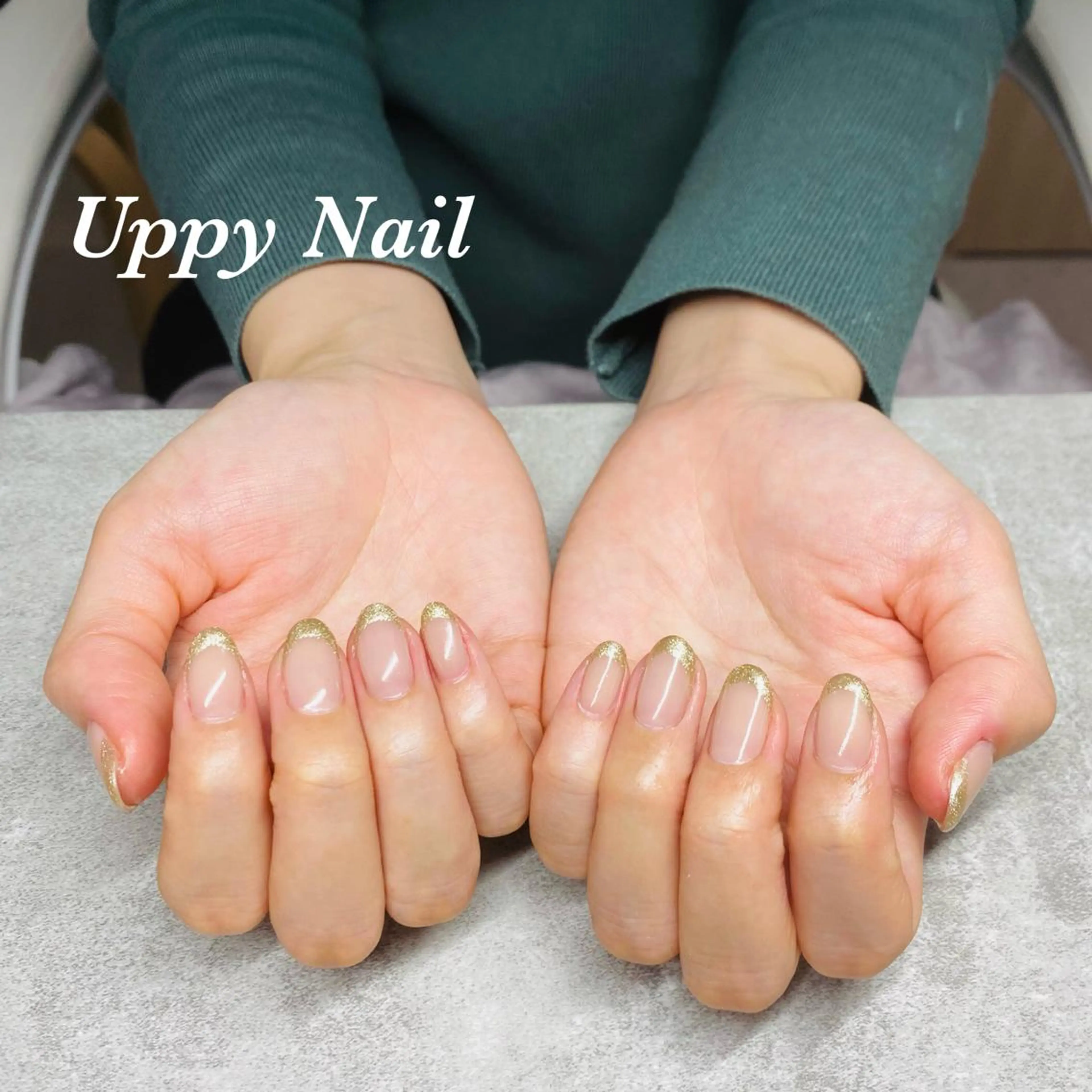 ネイル フレンチネイル ゴールド ゴージャス シンプルネイル ハンドネイル Uppy Nail ukyoのネイルデザイン