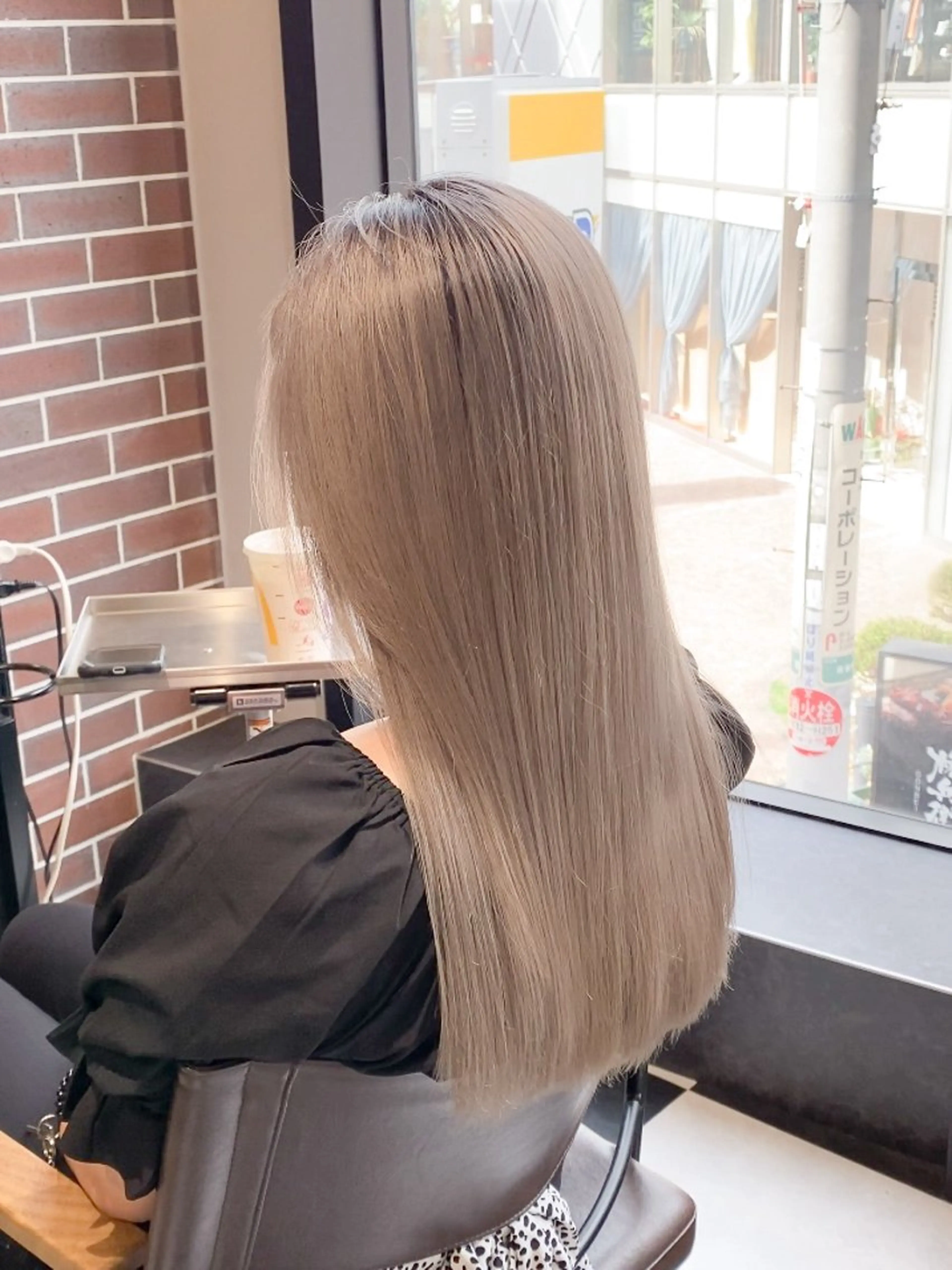 ロング 透明感ブリーチ/ メンズパーマのヘアスタイル