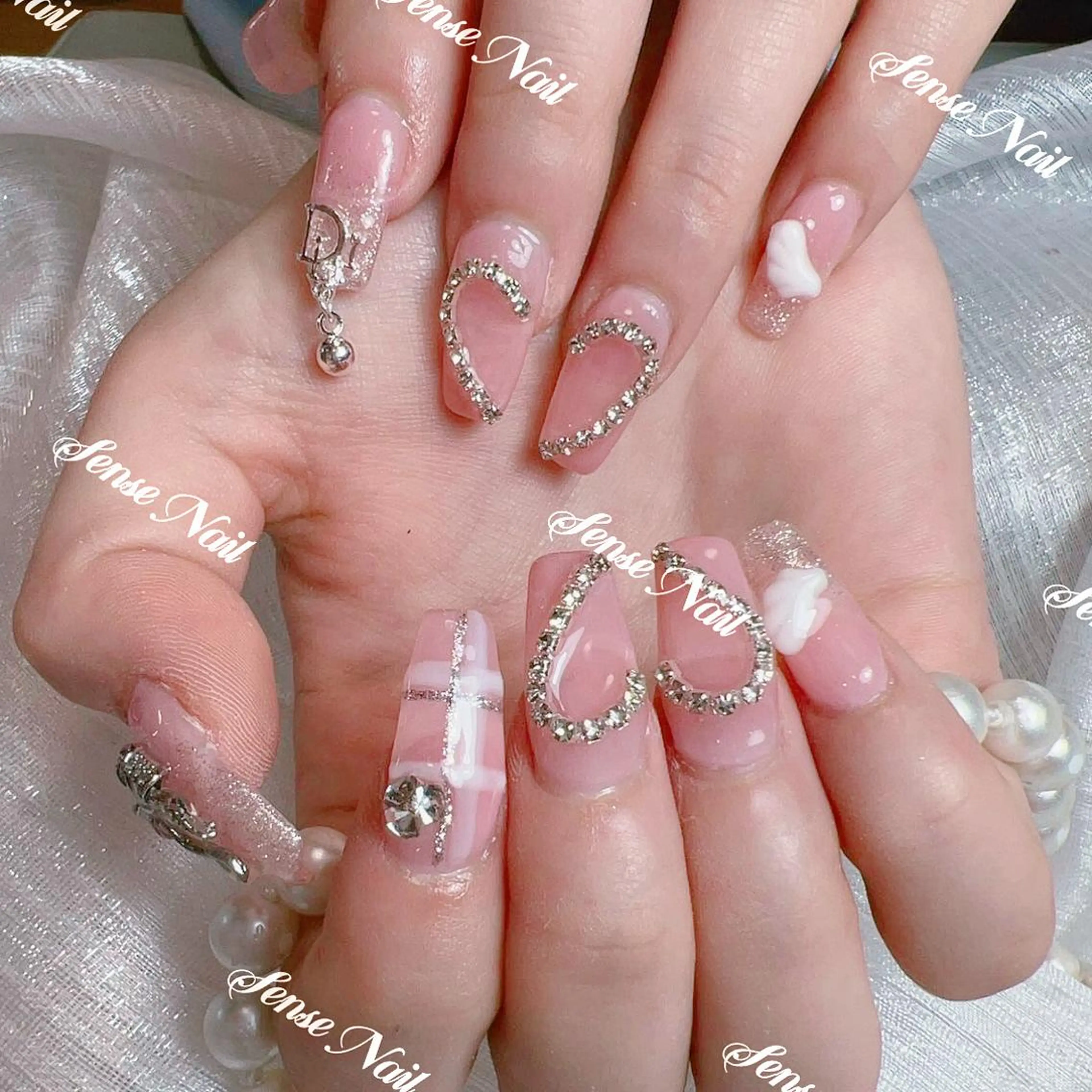 ネイル ハンドネイル ハンドケア Bunny 🐰のネイルデザイン