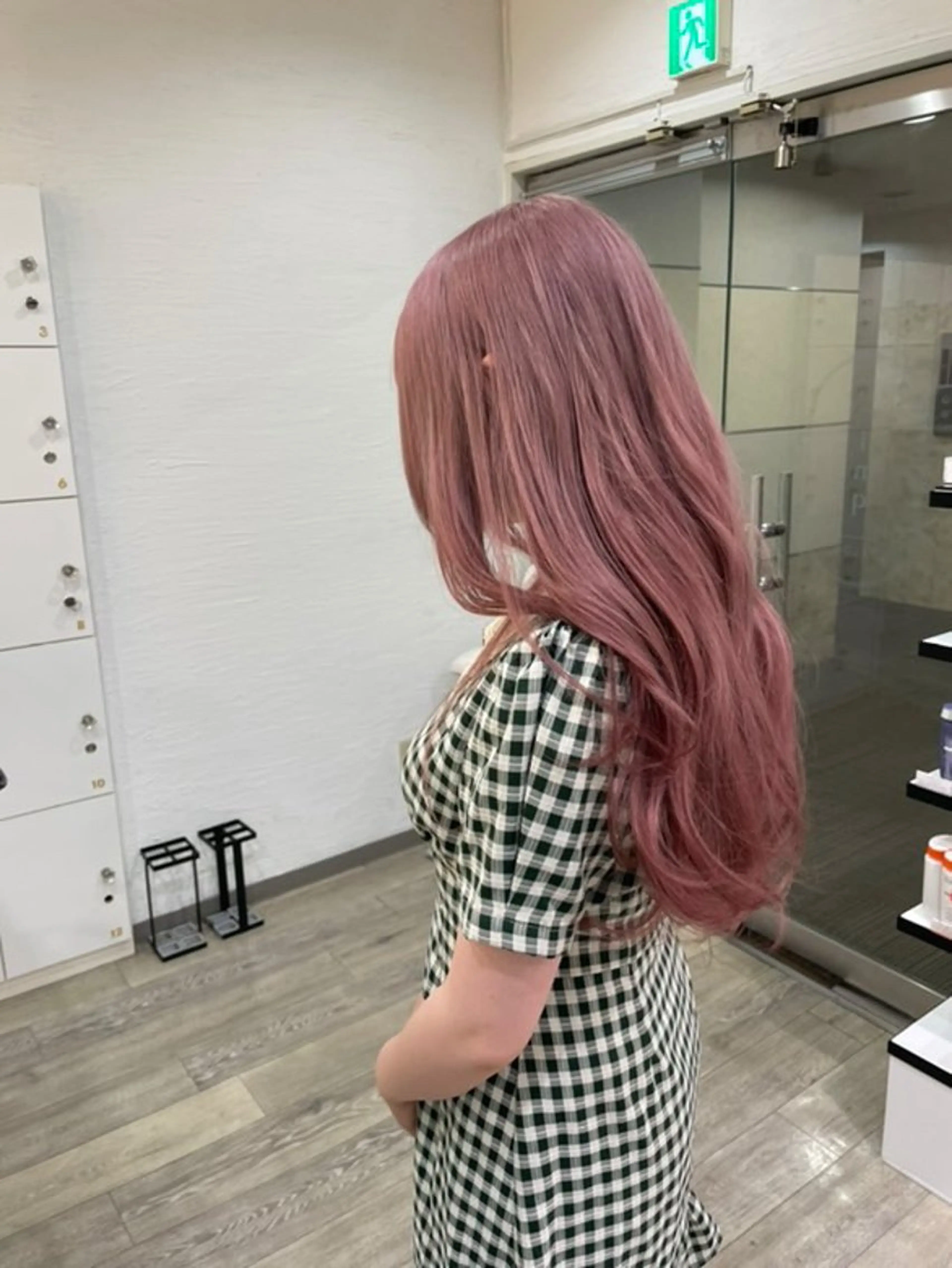ロング カラー ベージュカラー ブリーチ ピンクカラー ピンクベージュ ヘアカラー トリートメント ブリーチ/髪質改善/ 透明感カラー/暖色のヘアスタイル