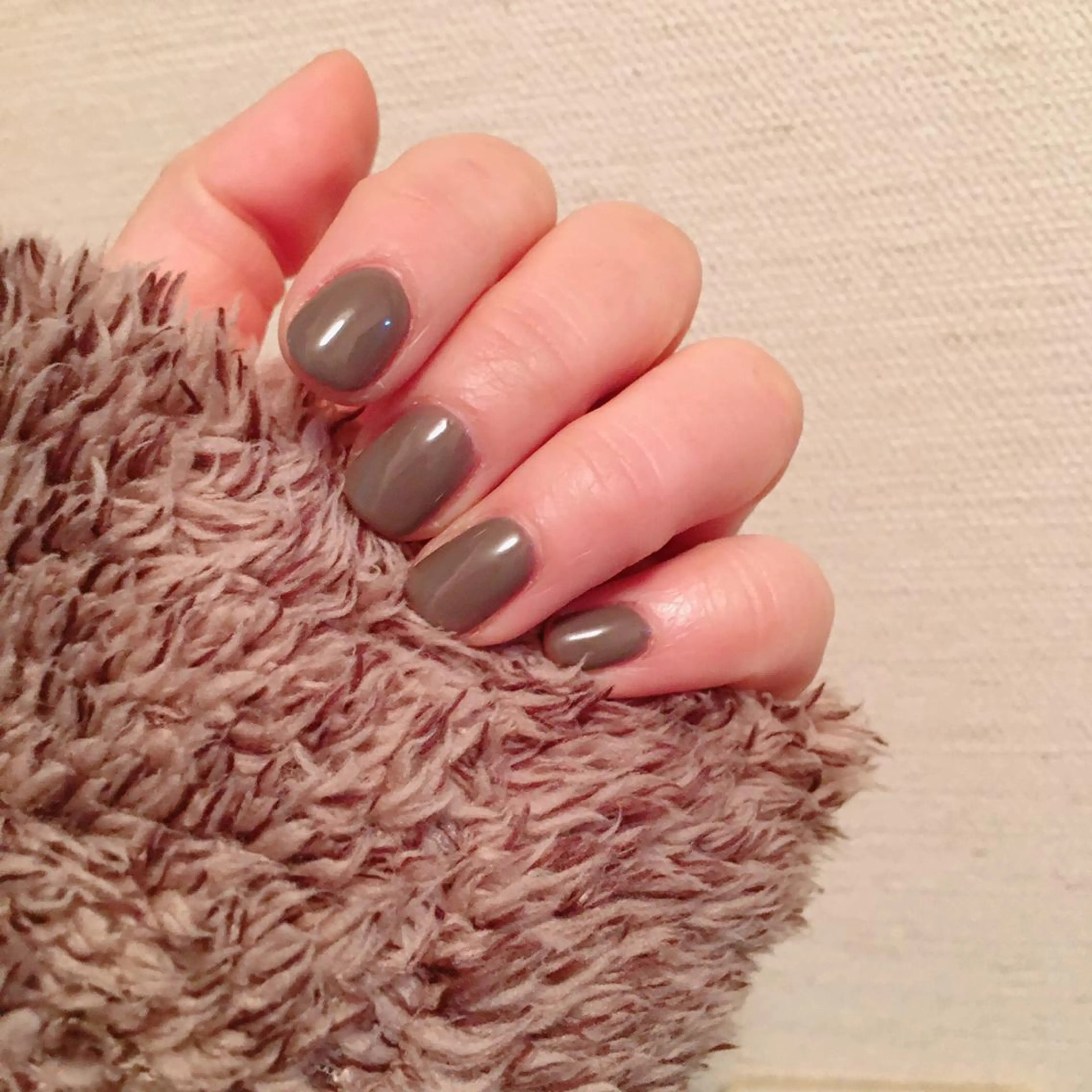 【オフ込】うる艶ワンカラーネイル💅🏻の写真