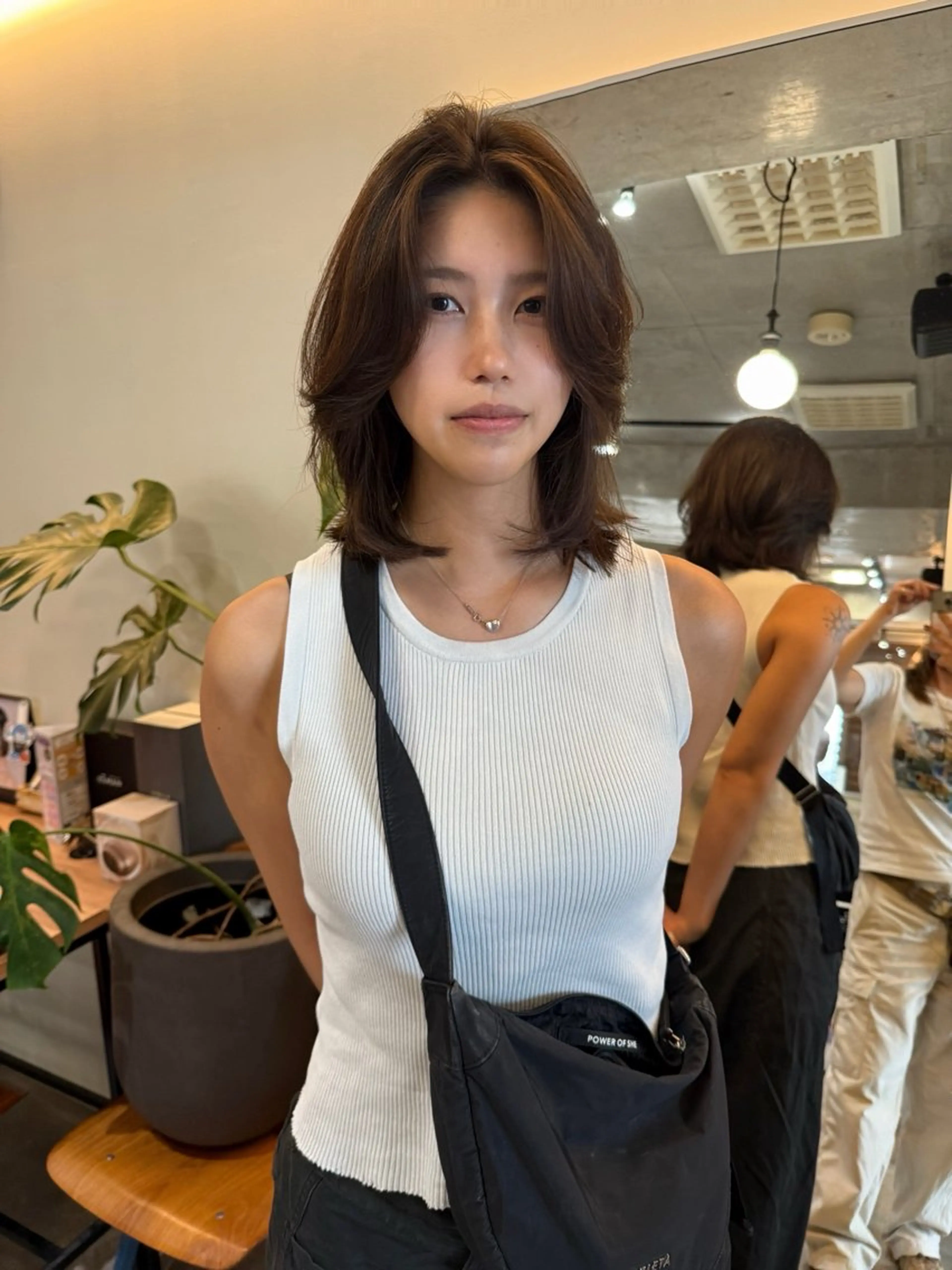 ミディアム レイヤーカット カット ヘアカラー レイヤーカット\ウル フ　chinatsuのヘアスタイル