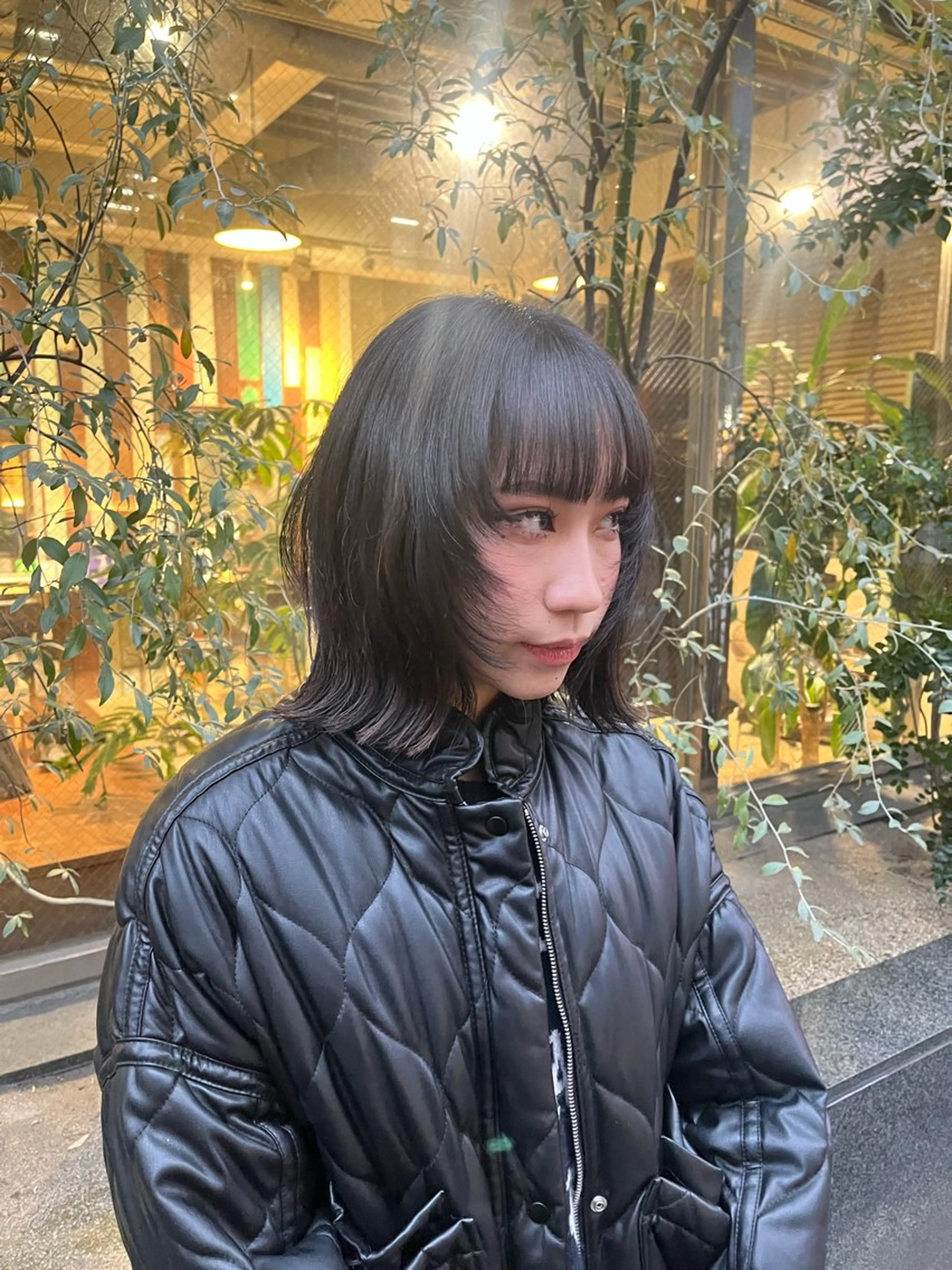 ミディアム 顔まわりレイヤー レイヤーカット カット えんぐちとも／透明感 カラー／博多ボブのヘアスタイル