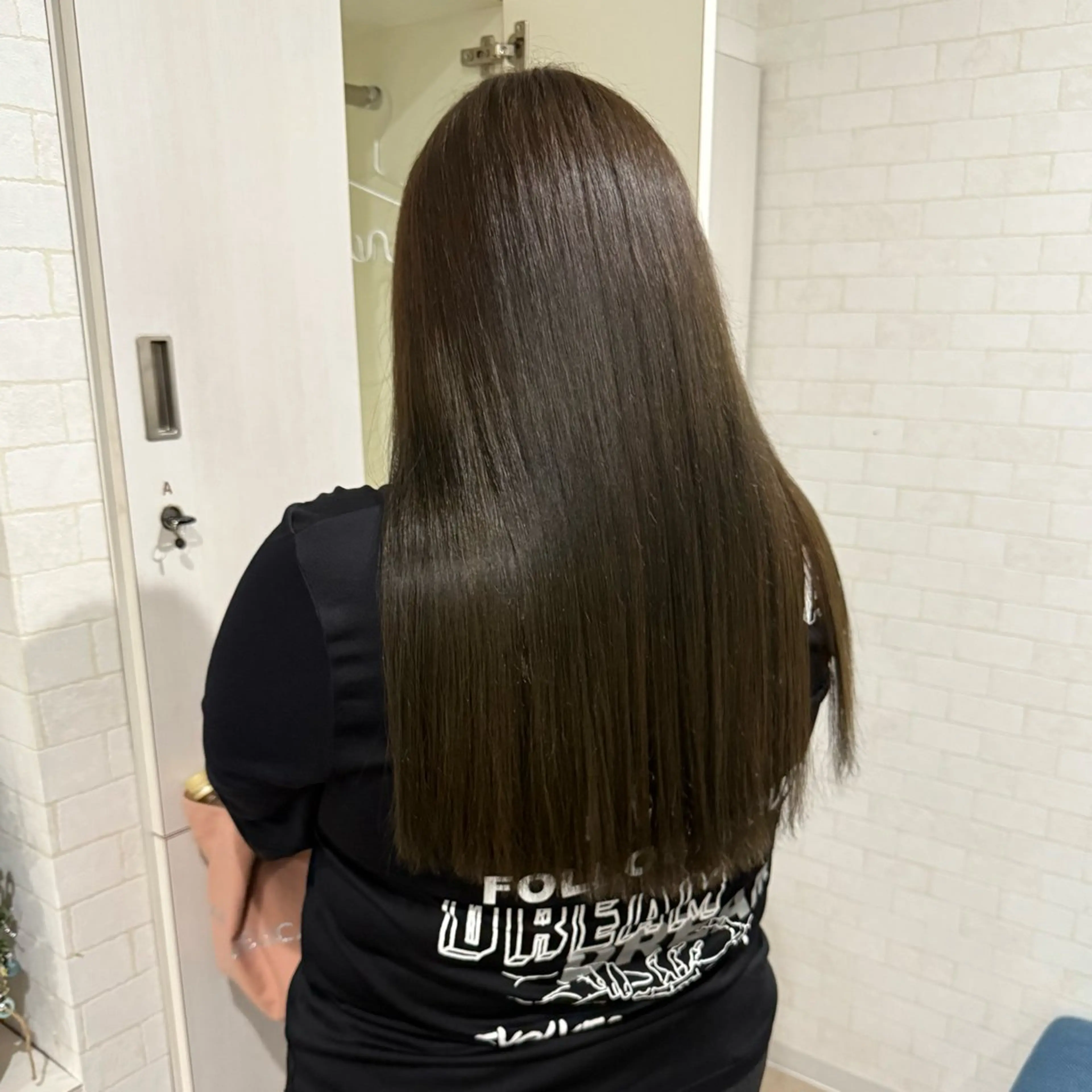 ロング カラー 透明感カラー オリーブカラー カット ヘアカラー CHEMIR所属・山川 由來のヘアスタイル