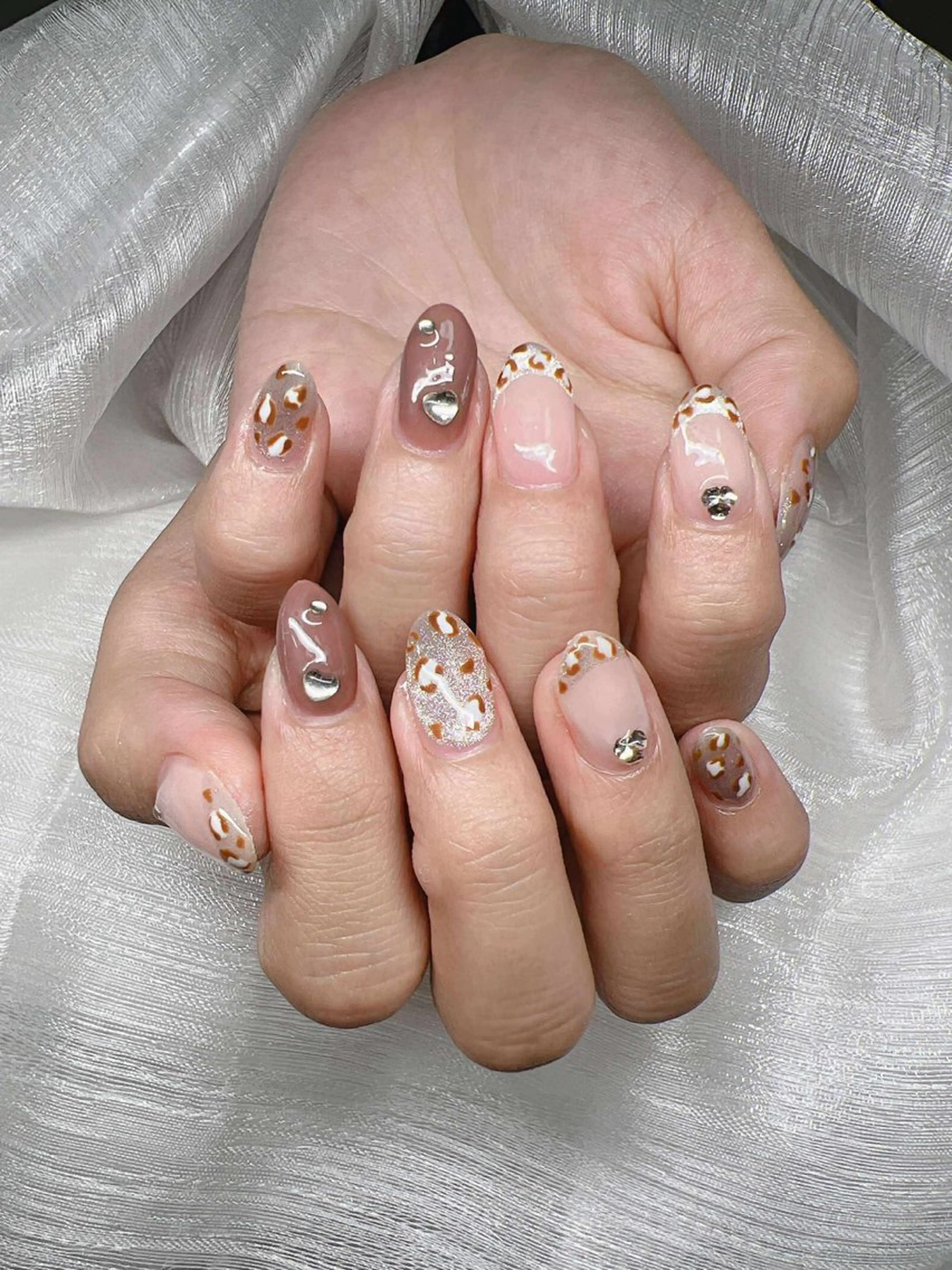 ネイル 長さ出し グラデーション 卒業式 キラキラネイル マグネットネイル ハンドネイル Lee Nailsのネイルデザイン