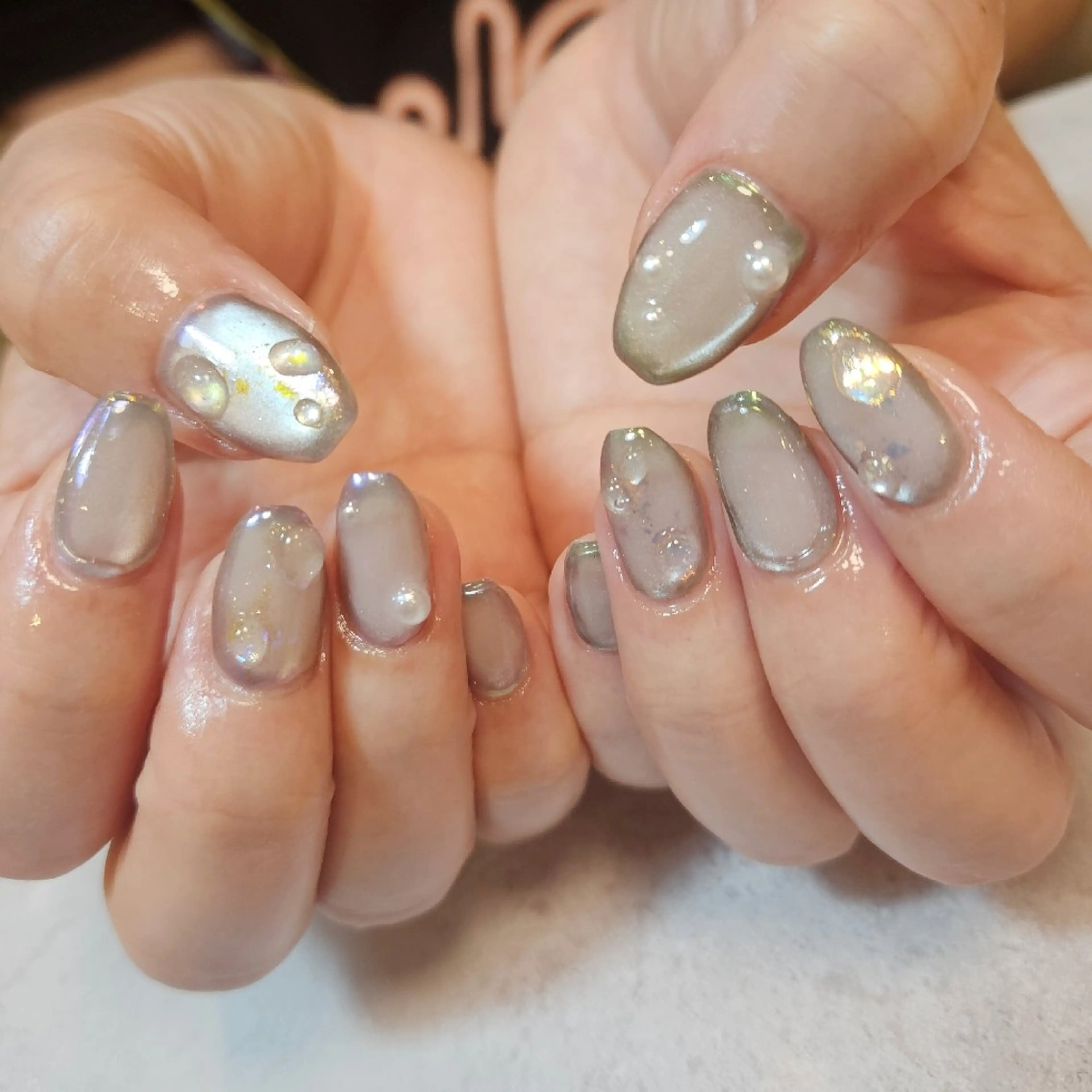 ネイル キラキラネイル マグネットネイル ぷっくりネイル 冬ネイル クリスマス ハンドネイル Nailsalon manoのネイルデザイン