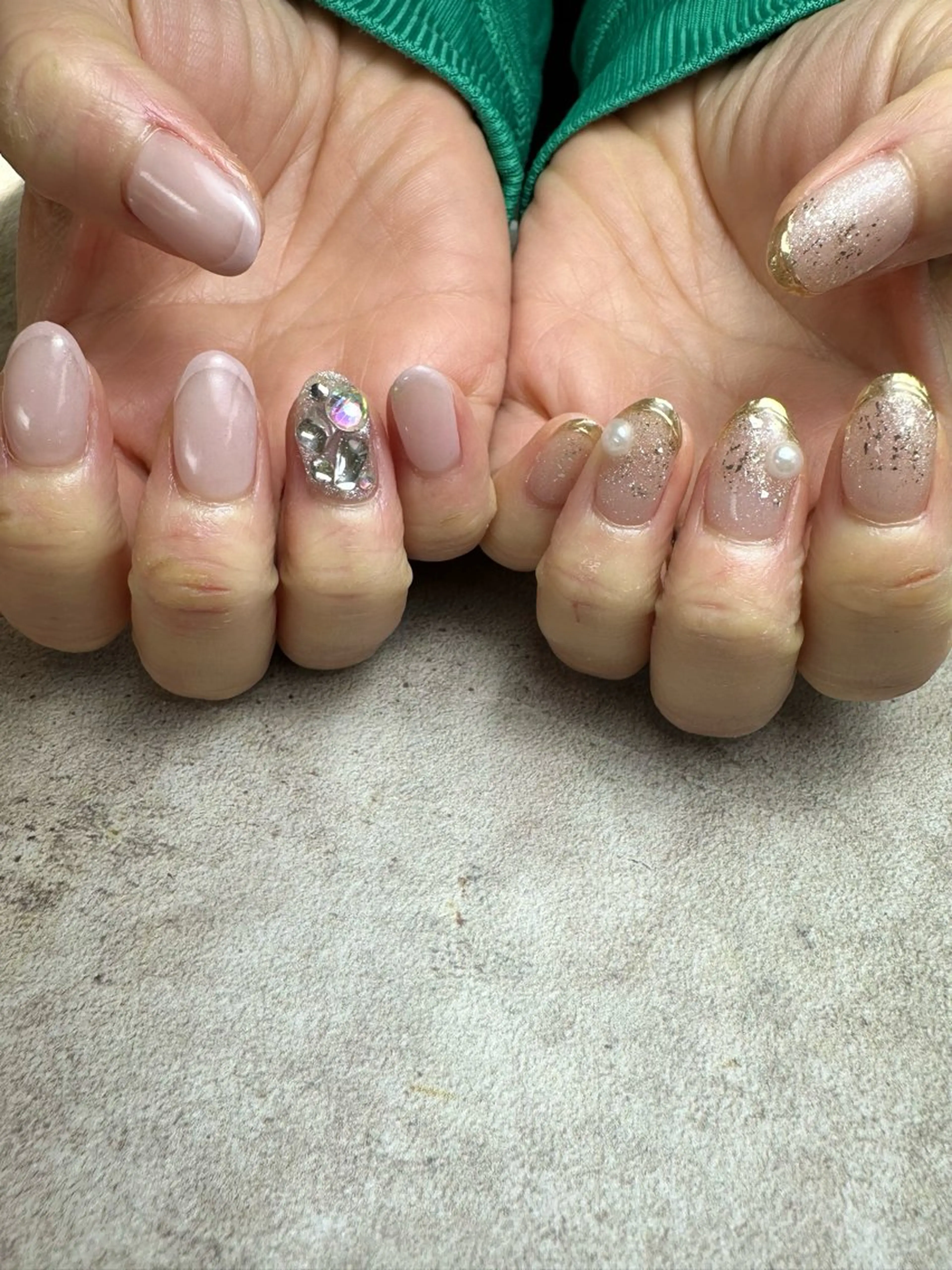 ネイル フレンチネイル キラキラネイル ラメ(グリッター) nailroom Anmie.のネイルデザイン