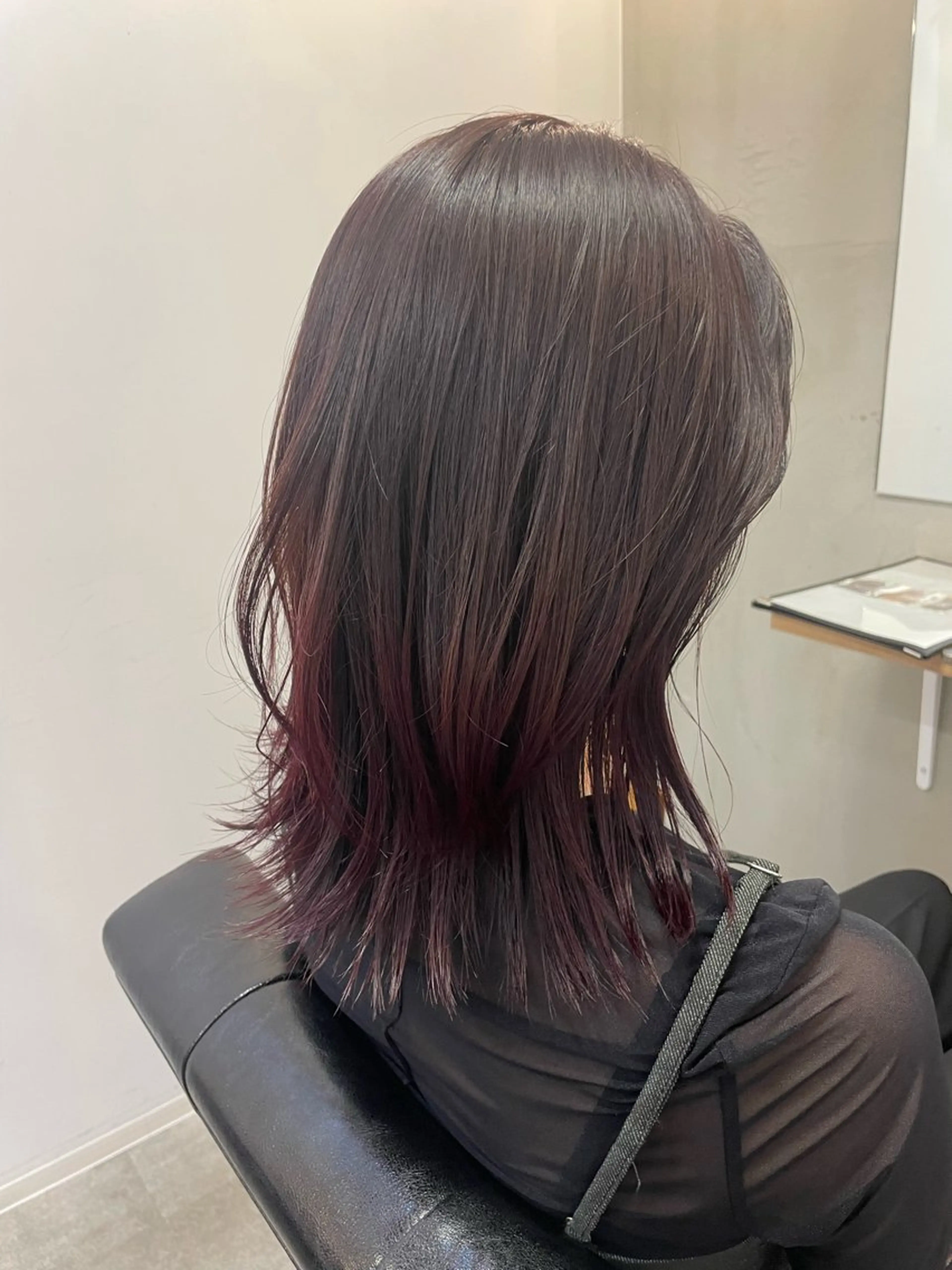セミロング カラー ブリーチ 南雲 由麻のヘアスタイル
