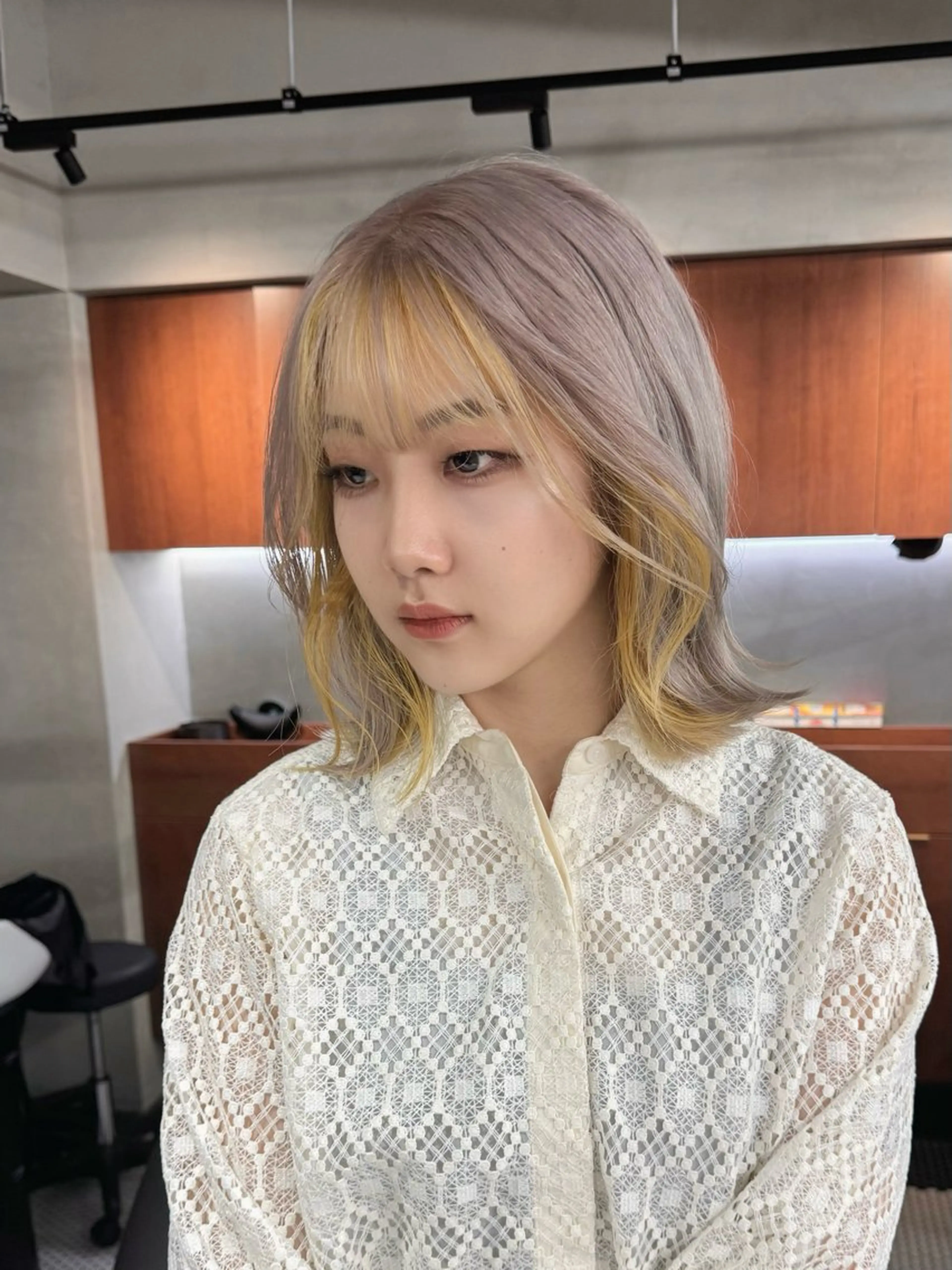 ミディアム カラー アッシュ ベージュカラー ブリーチ ブロンド ブラウンカラー カット ヘアカラー トリートメント nico TOKYO 渋谷所属・ハイトーンブリーチ 特化🌈フジタハルキのヘアスタイル