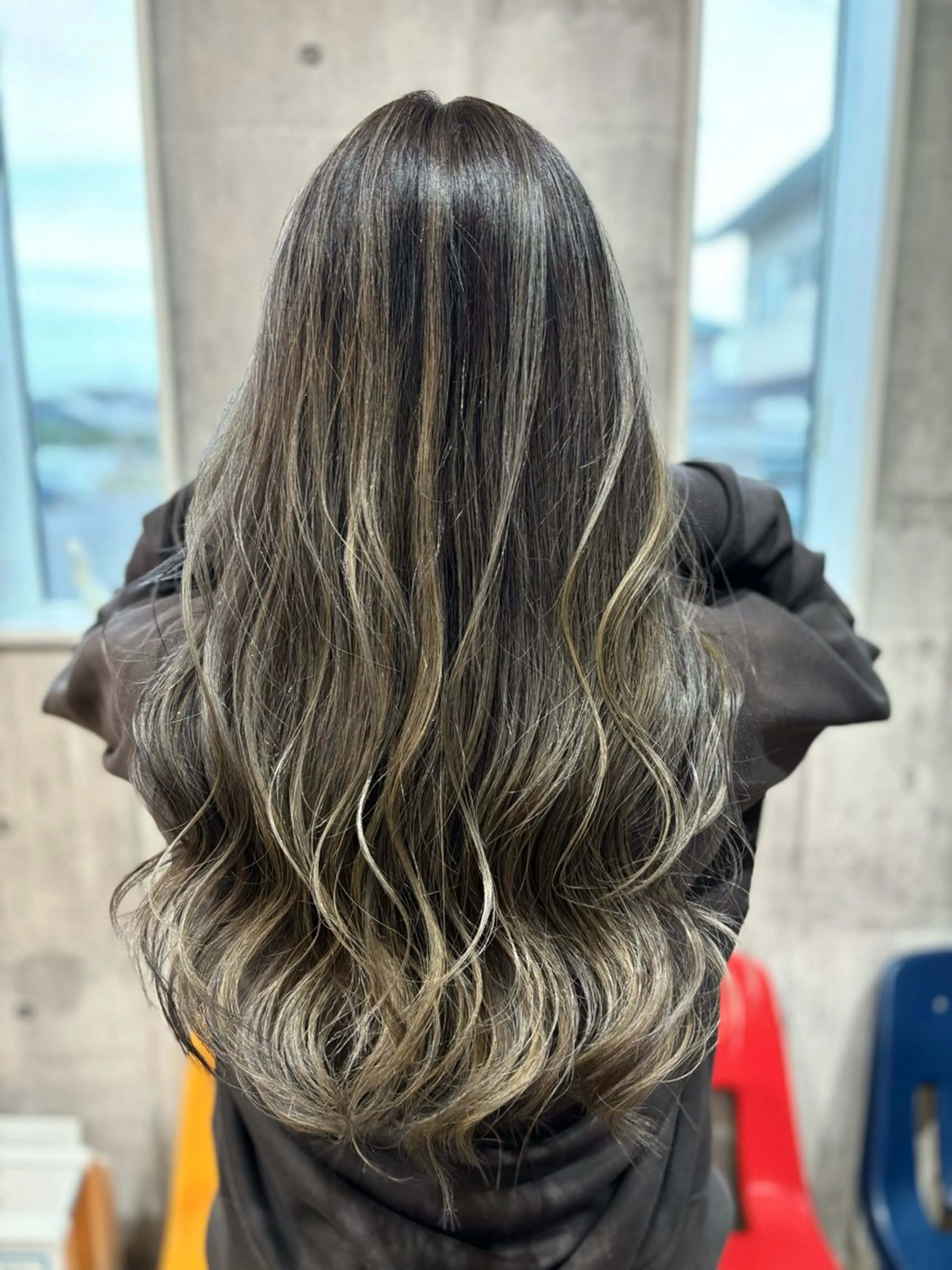 ロング ハイライト レイヤーカット カット ヘアカラー Welila by haku所属・yuuki ウェリラバイハクのヘアスタイル