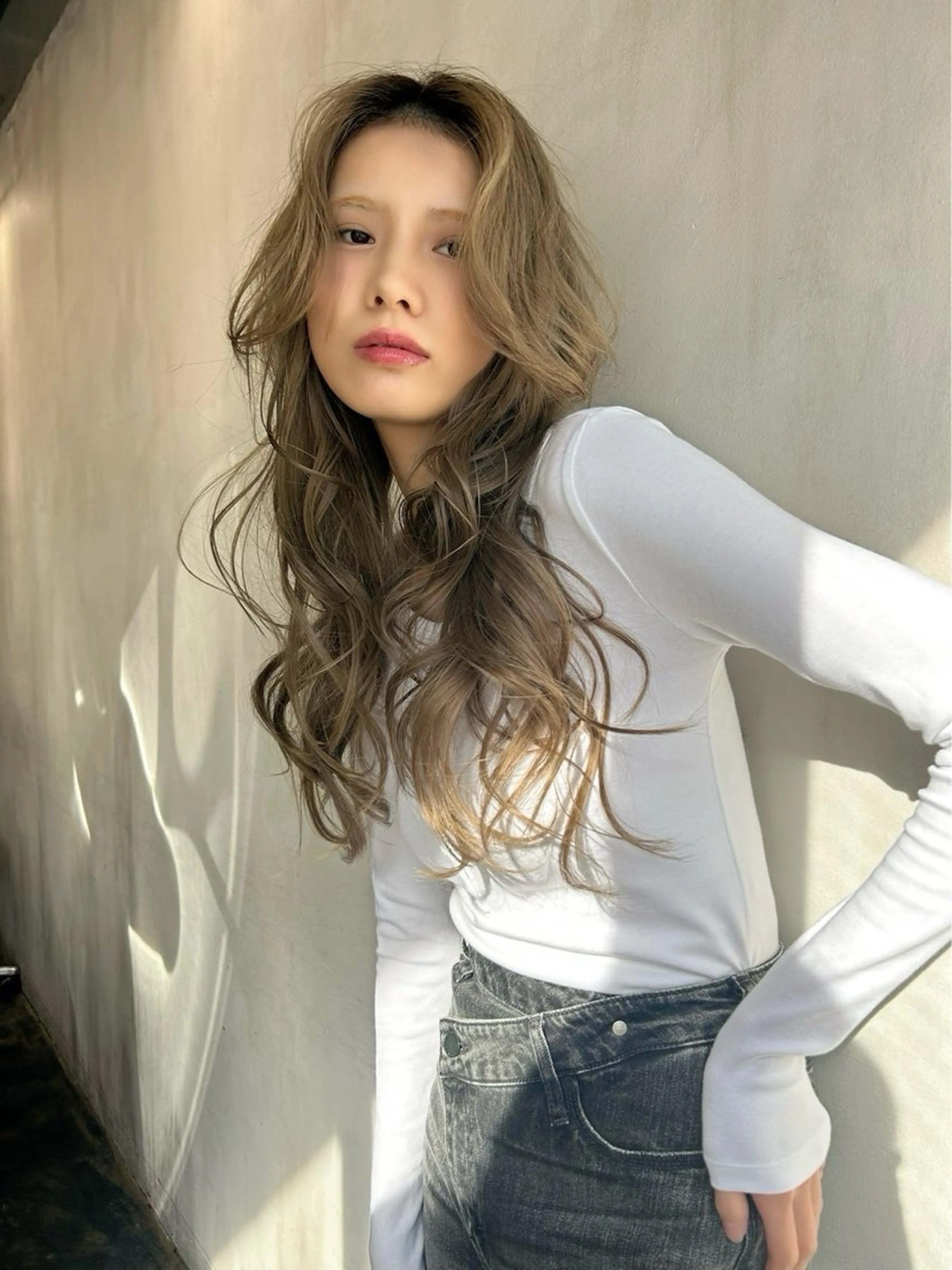 ロング ハイトーン/カット モデルKazuhaのヘアスタイル