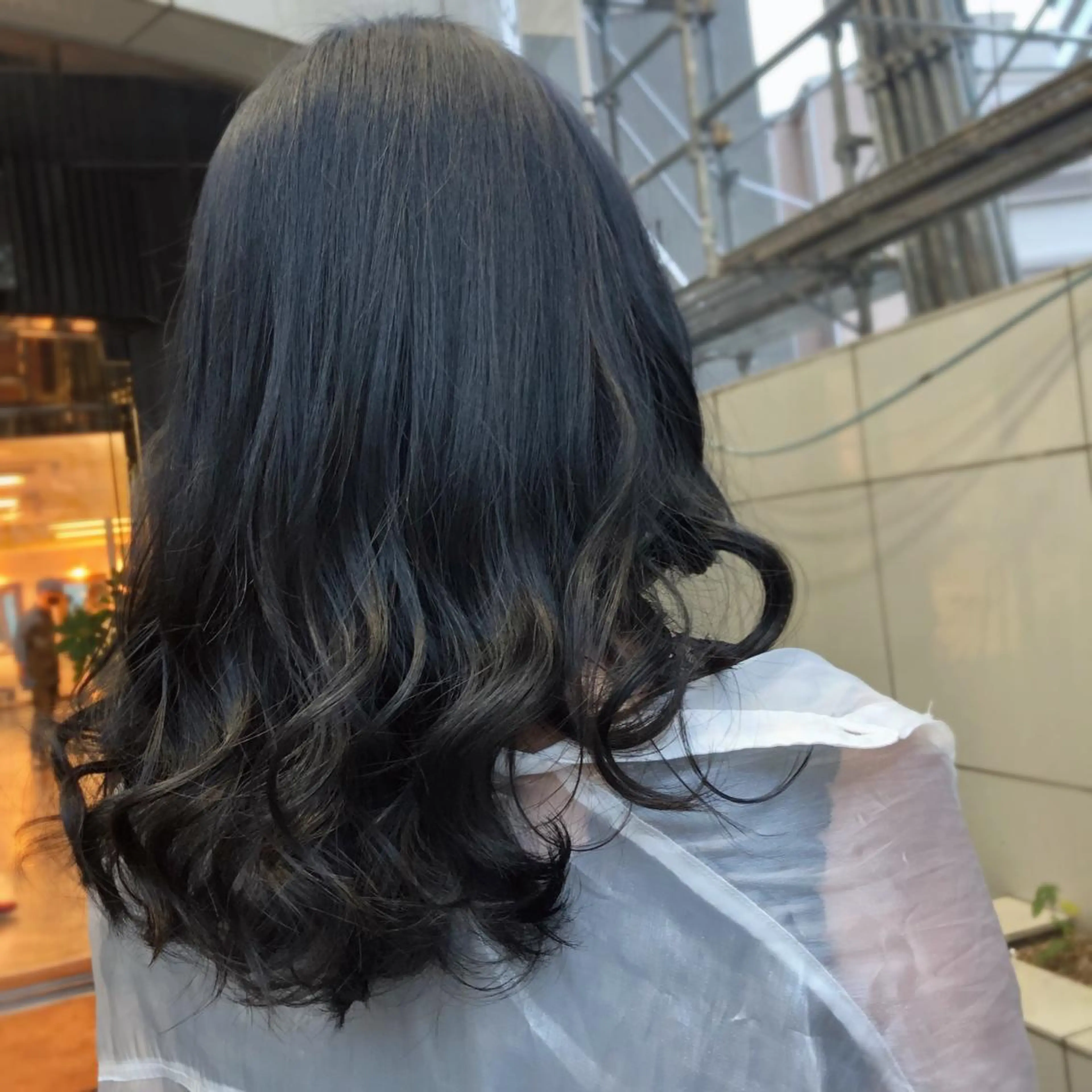 セミロング カラー ヘアカラー トリートメント 山崎 絵莉香のヘアスタイル