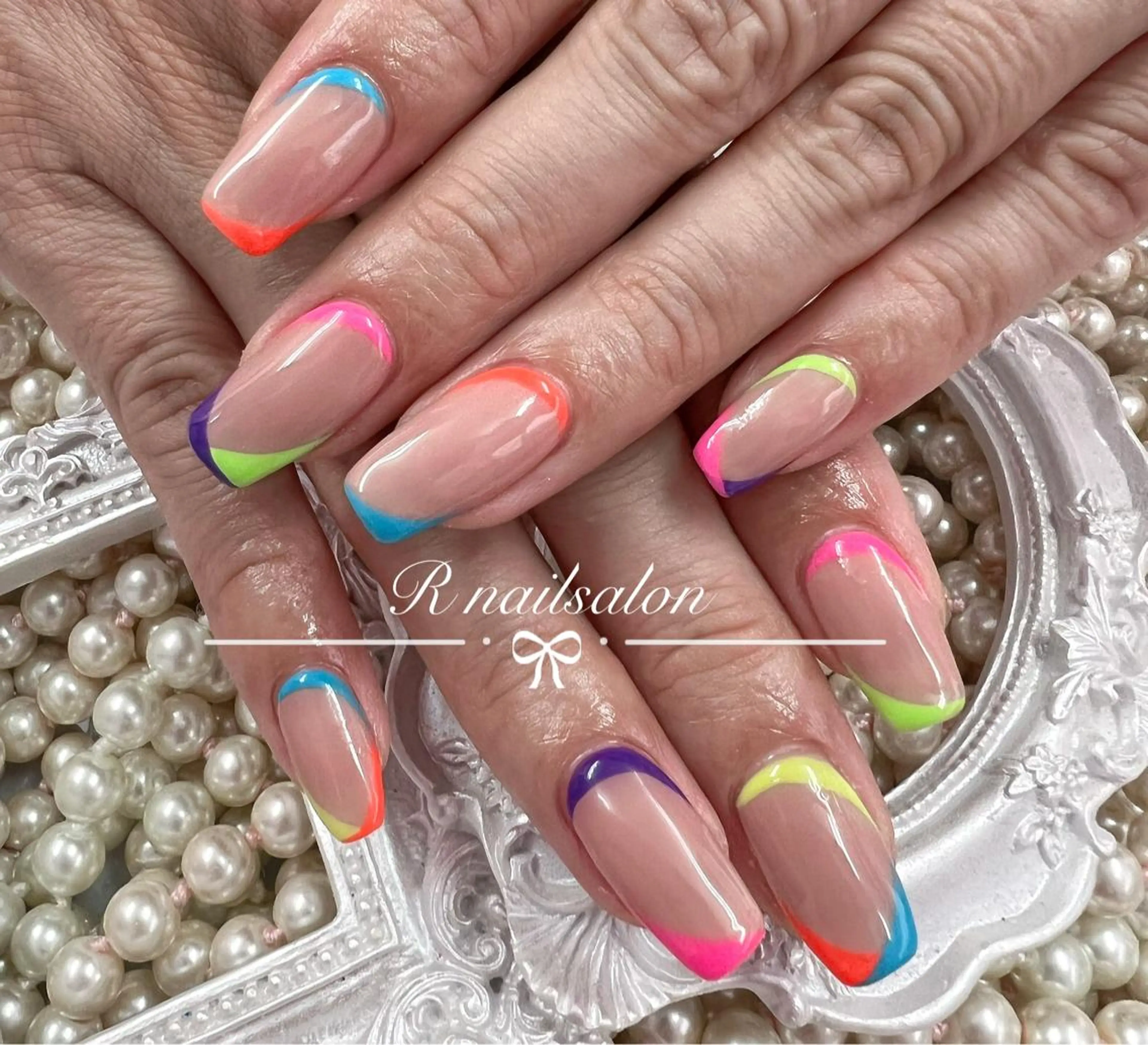 ロング R NAILSALONのネイルデザイン