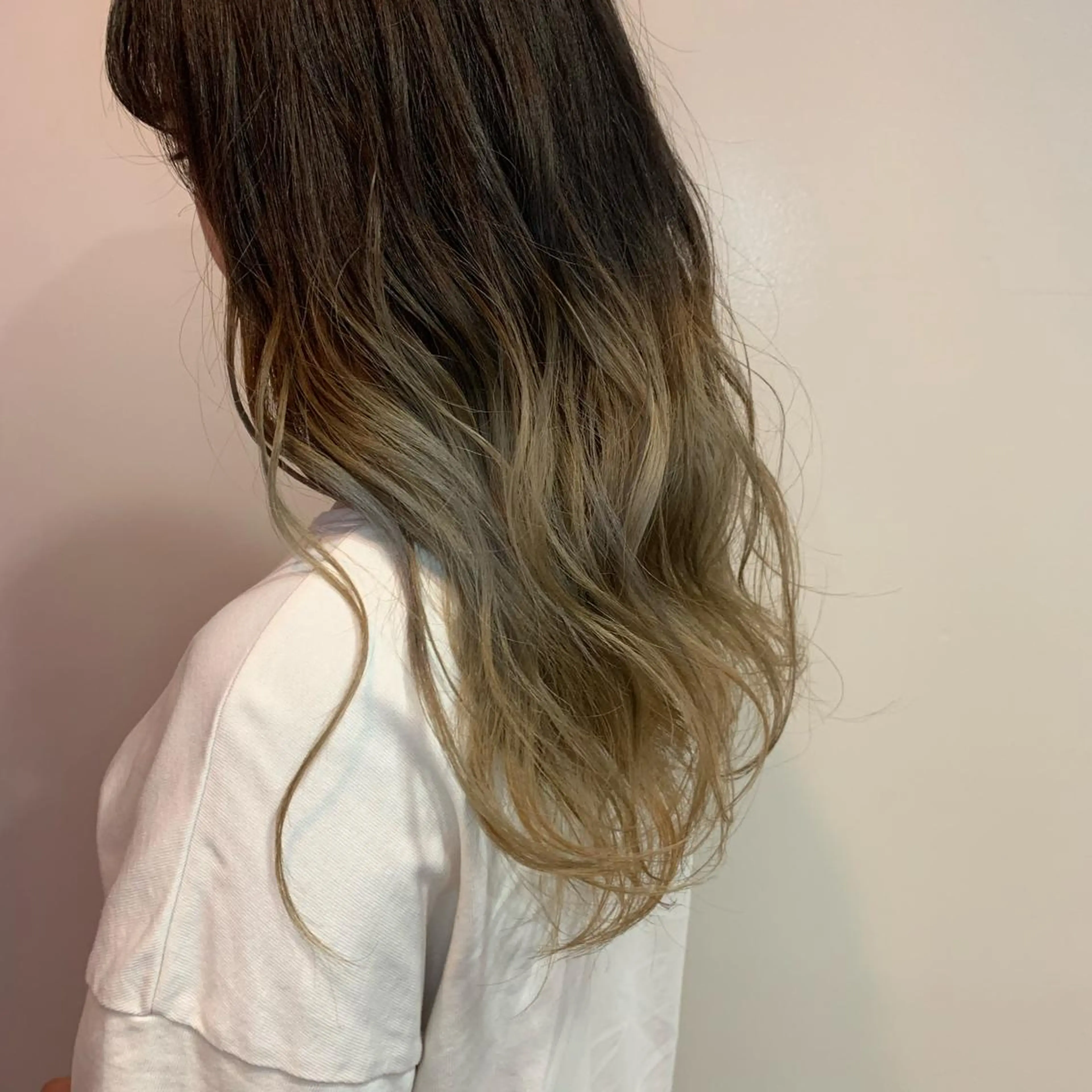 カラー グラデーションカラー インナーカラー🧸 suzunaのヘアスタイル