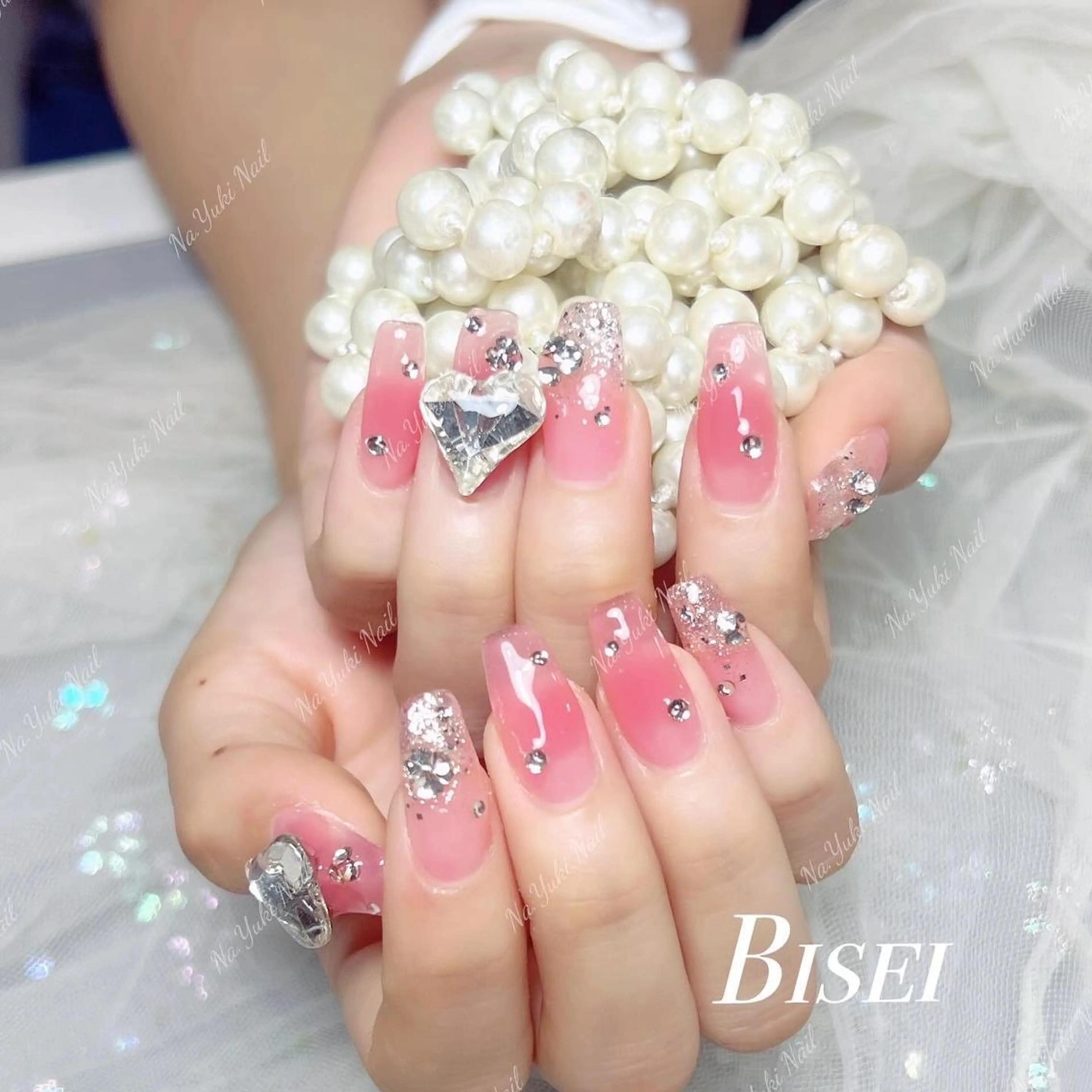 ネイル Queenie 🦋のネイルデザイン