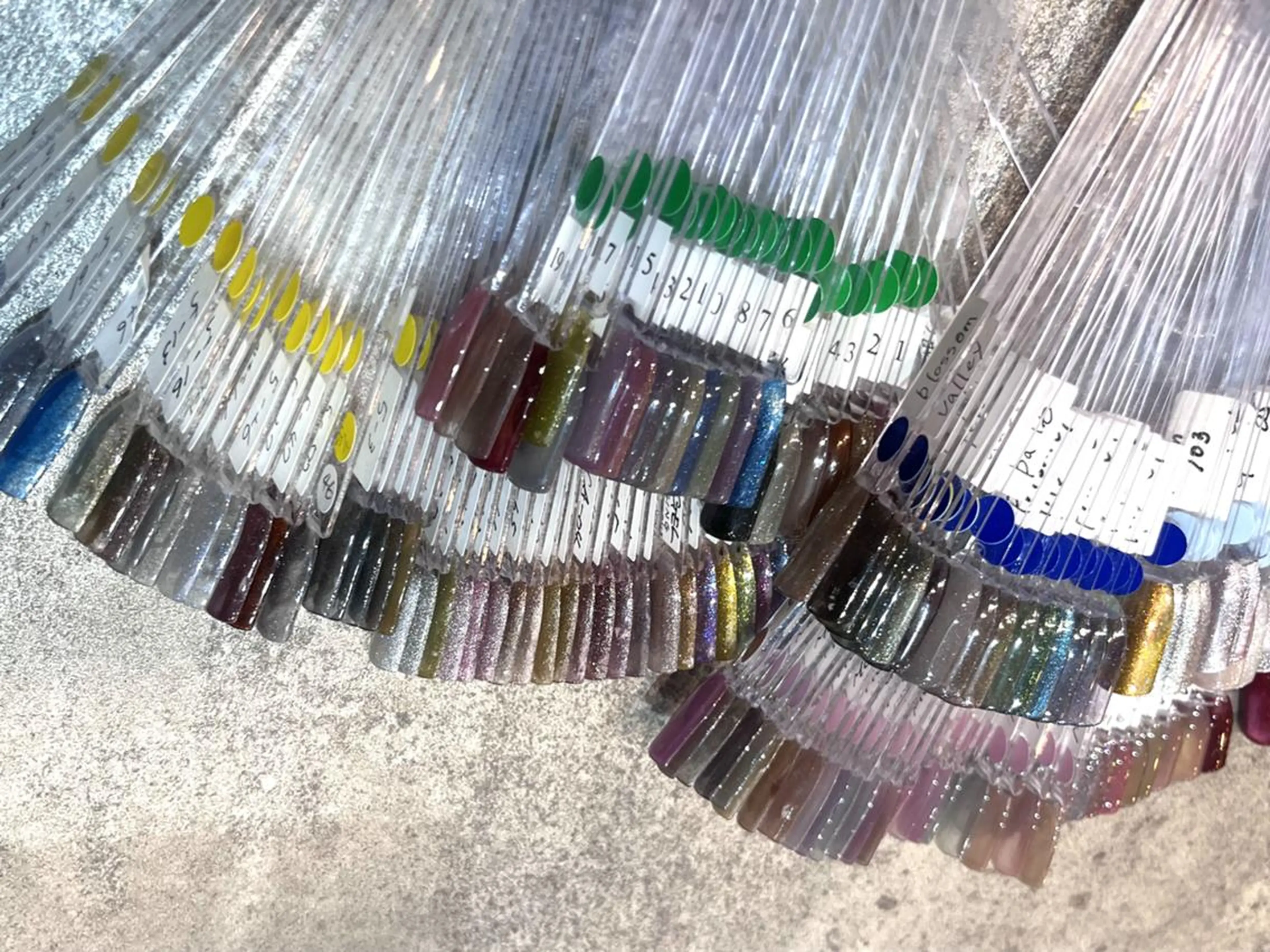 【口コミ頂ける方限定】(オフなし)160色から選べるマグネットネイルの写真