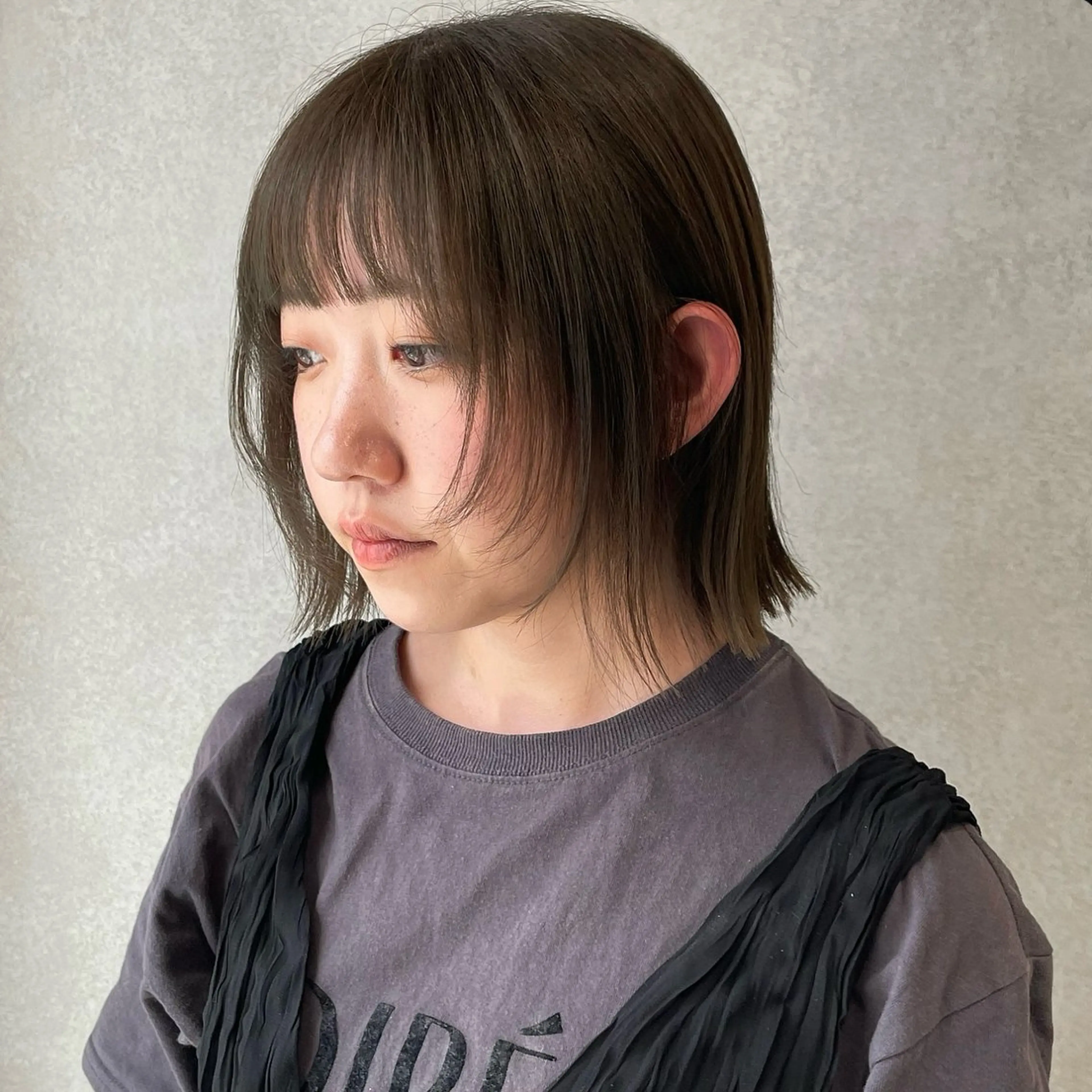 ミディアム カラー 透明感カラー 顔周りカット レイヤーカット カット ヘアカラー yumemiレイヤー ‎✴︎ 透明感カラーのヘアスタイル