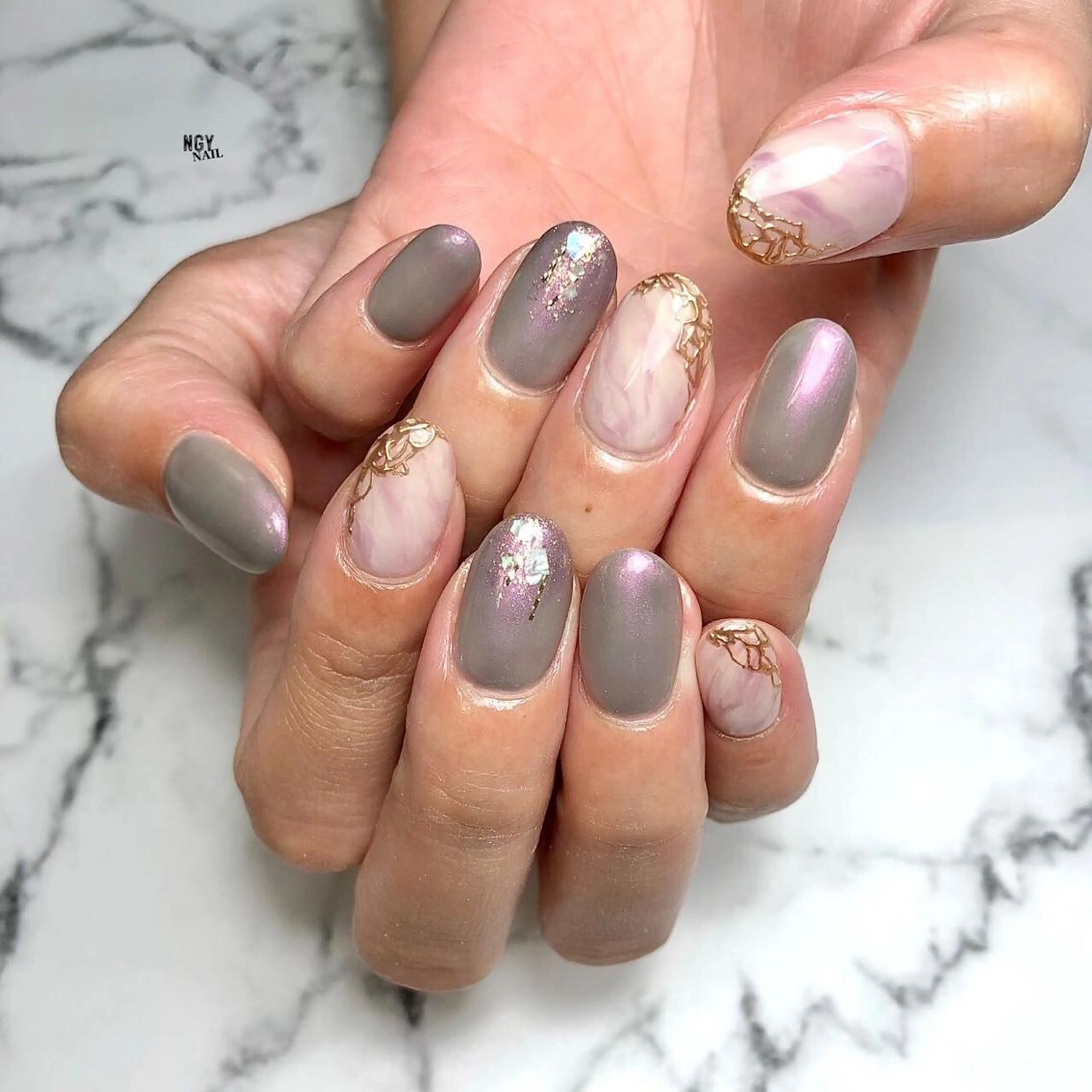 ネイル オーロラネイル ジェルネイル 韓国ネイル 大理石ネイル(マーブル) ミラーネイル ハンドネイル NAIL NOWのネイルデザイン