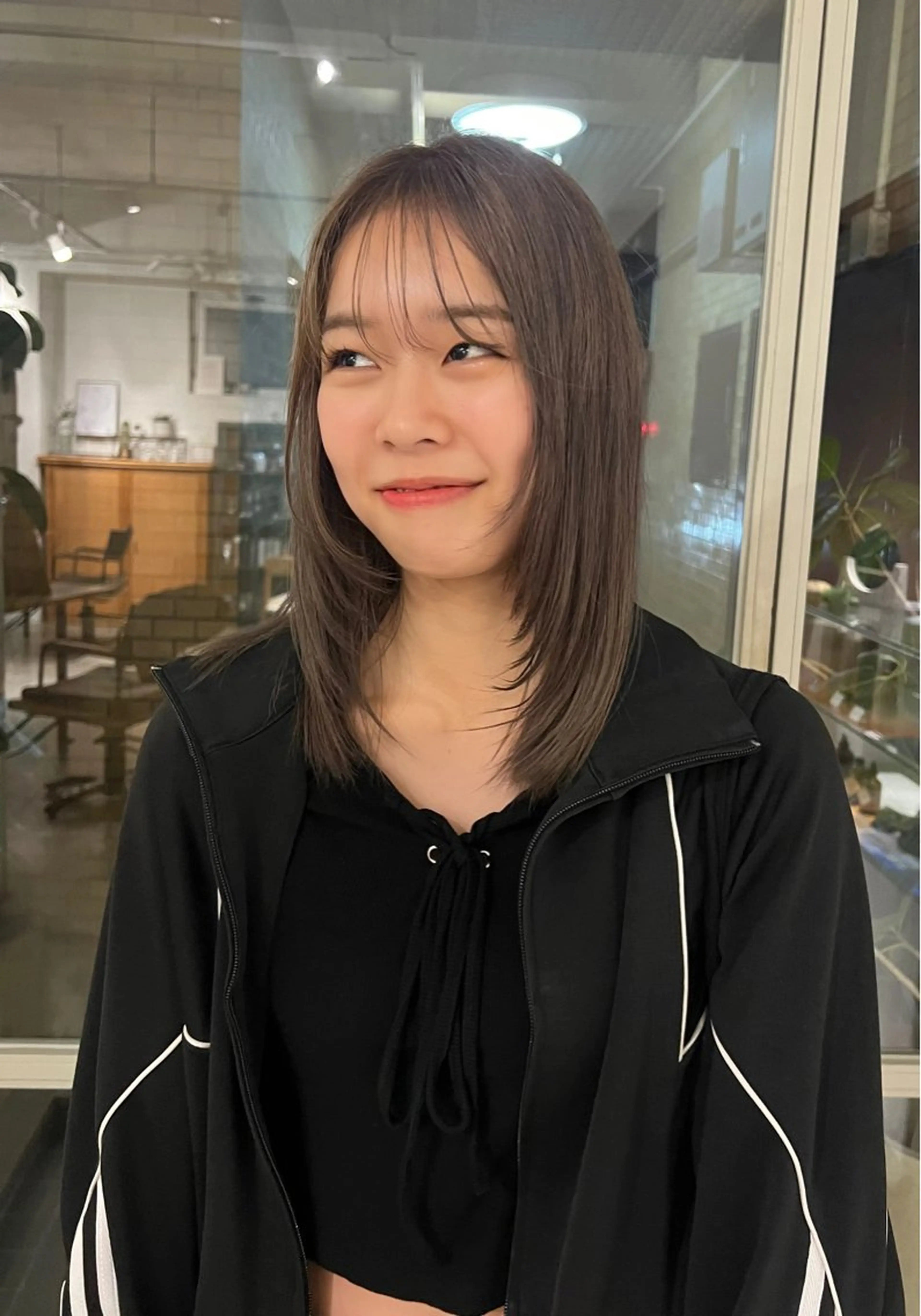 カラー ベージュカラー ブリーチ 南部 綾音のヘアスタイル
