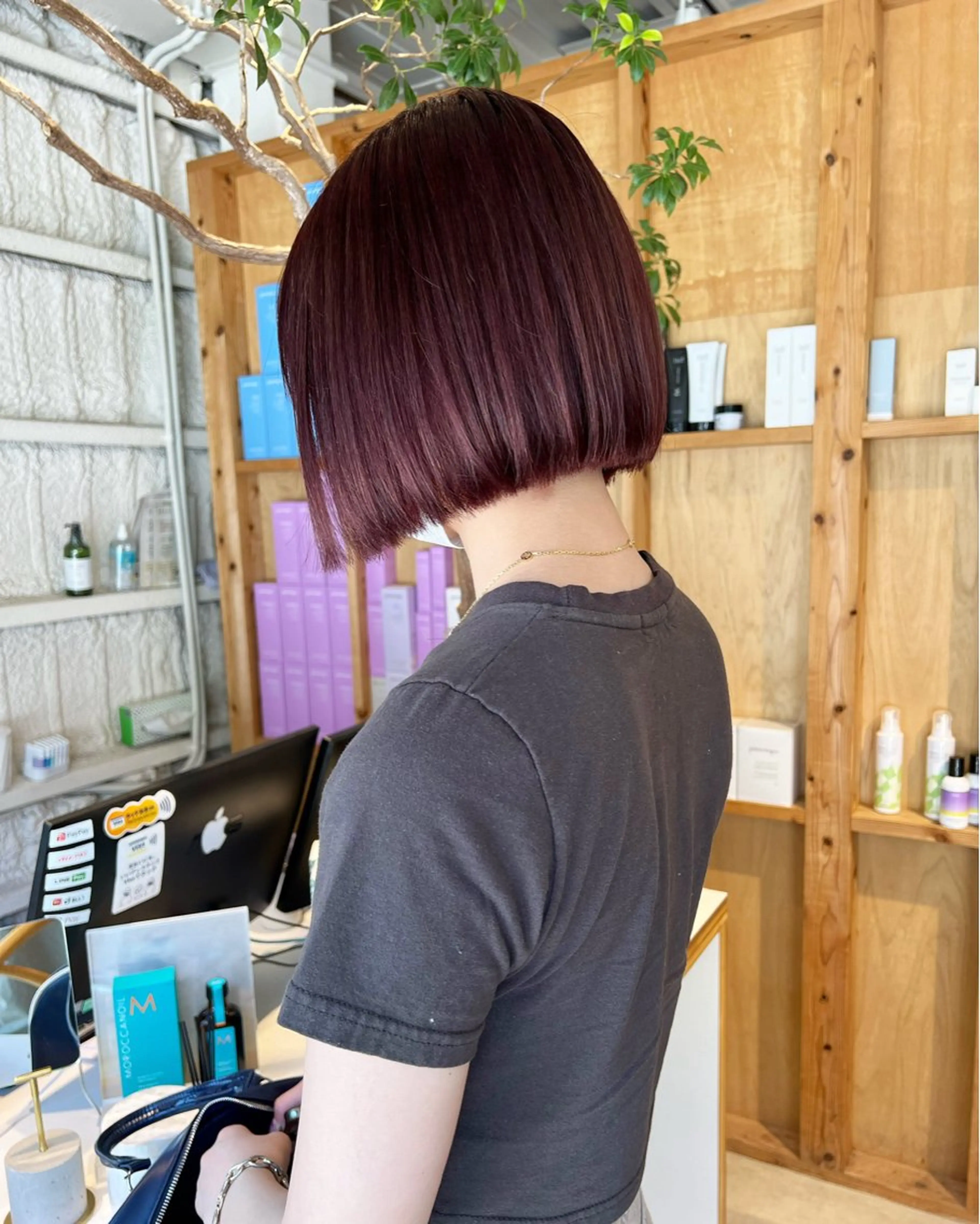 ショート 青木 芽生のヘアスタイル