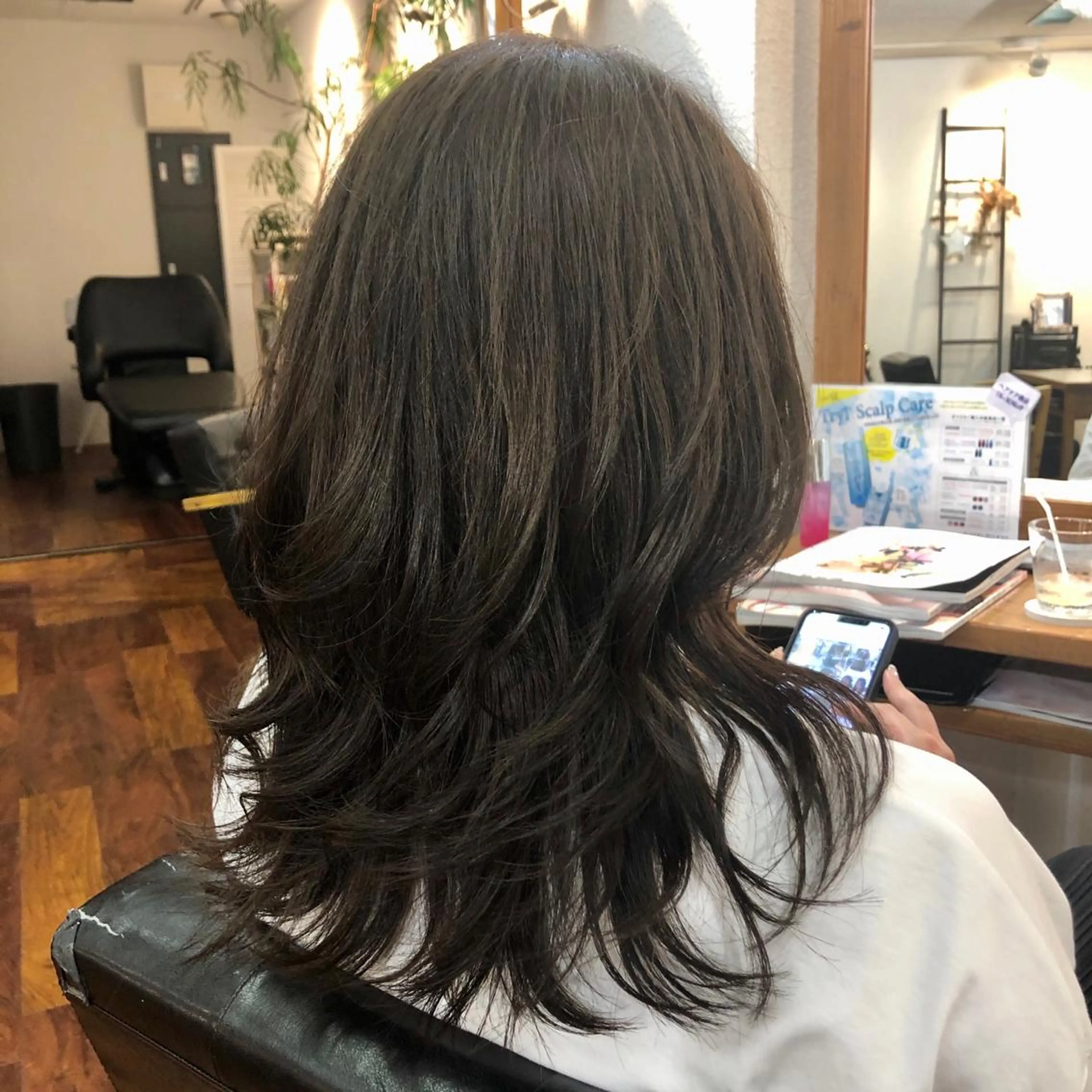 セミロング カラー アッシュ ベージュカラー ブリーチ 透明感カラー ハイトーンカラー カット ヘアカラー トリートメント 江上拓郎/ショート /酸性ストレートのヘアスタイル