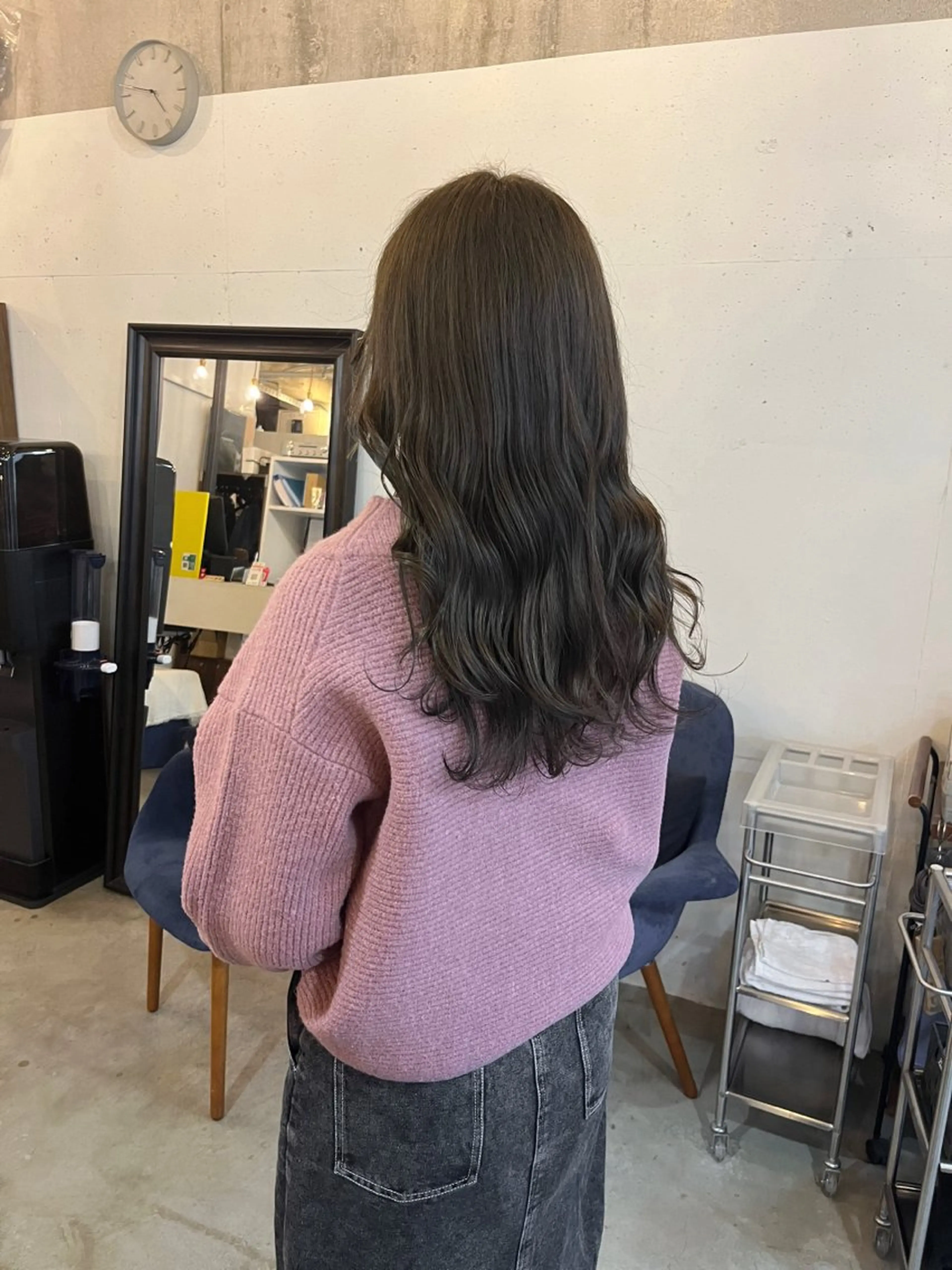 ロング カラー ブリーチ グレージュ ブリーチなしカラー オリーブグレージュ オリーブグレー カット ヘアカラー トリートメント 堀出 芽衣/垢抜け/美髪のヘアスタイル