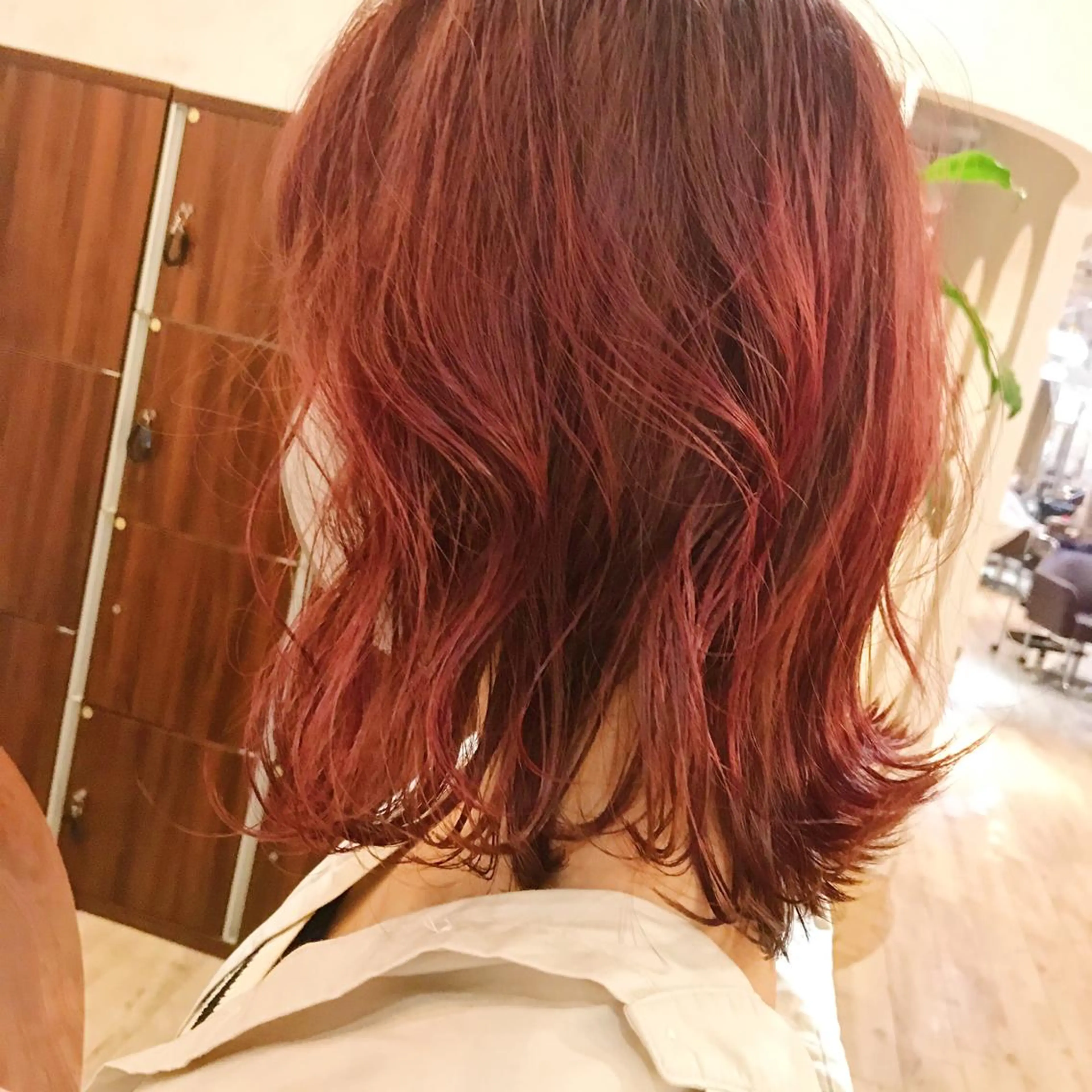 ミディアム カット ヘアカラー トリートメント 所渉/韓国レイヤー /ウルフカットのヘアスタイル