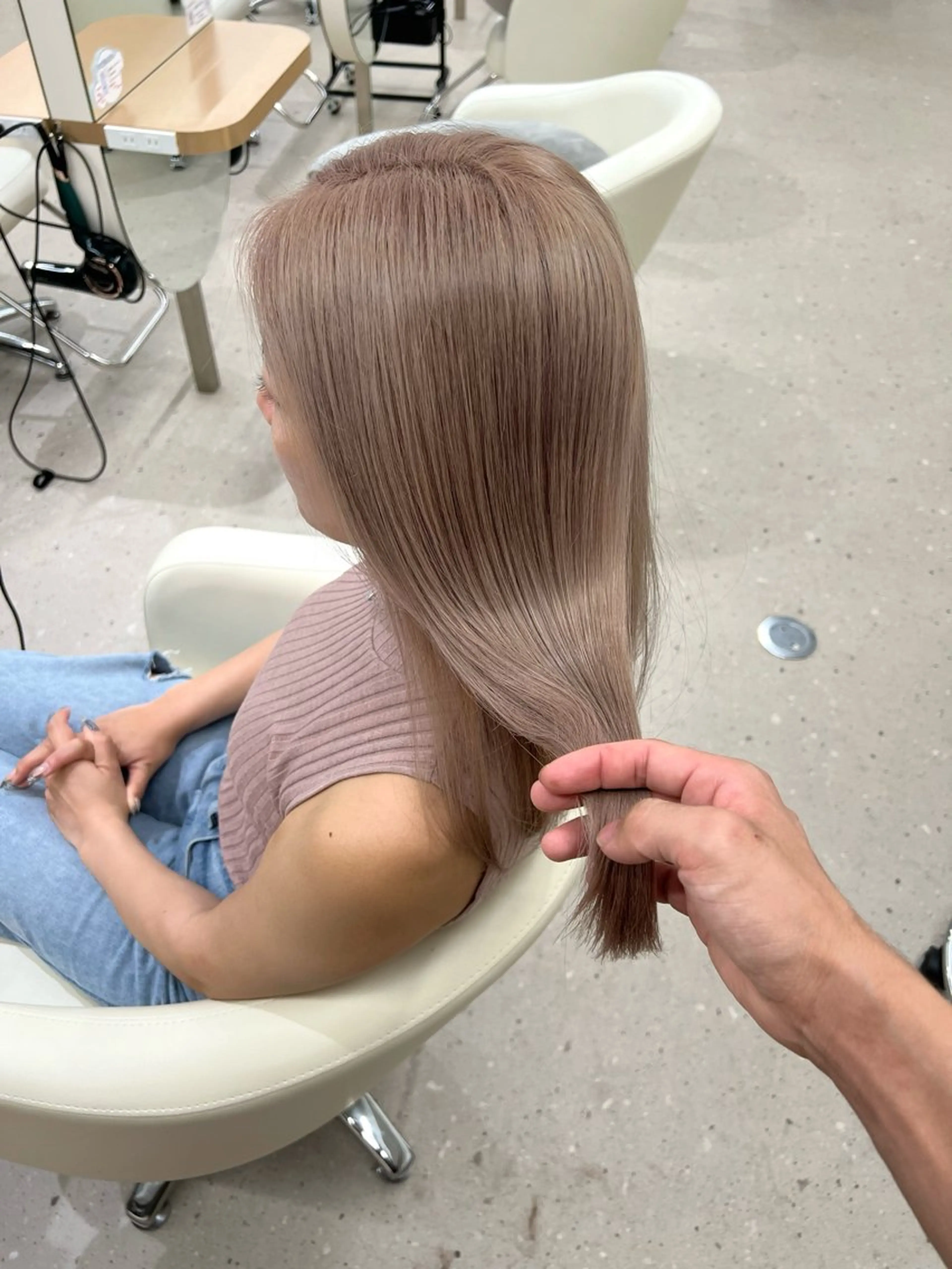 ロング カラー ブリーチ ケアブリーチ 透明感カラー ハイトーンカラー カット ヘアカラー knowhow京都所属・三宅 昌太のヘアスタイル