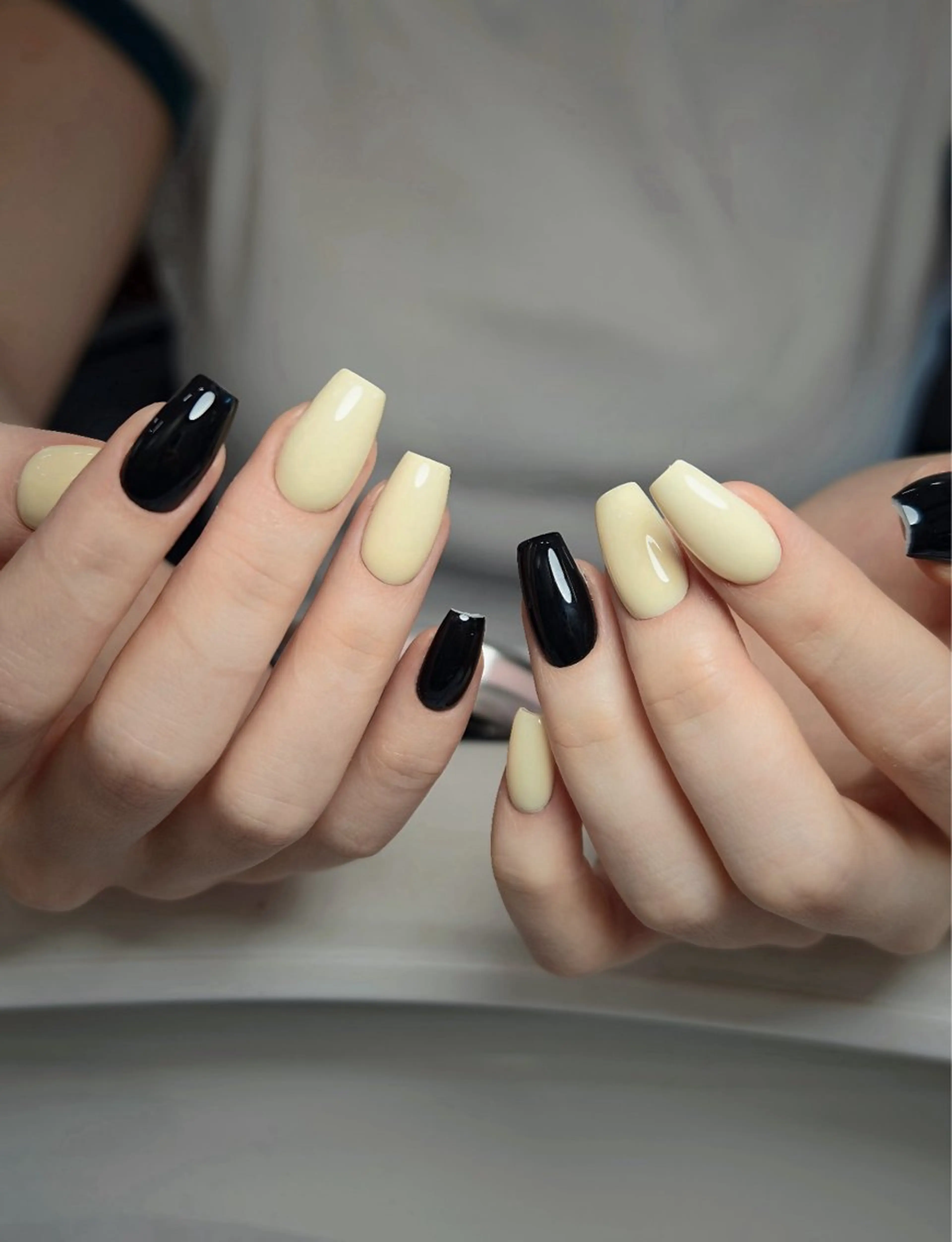 ネイル オーロラネイル 長さ出し フットネイル 韓国ネイル ラメ(グリッター) ハンドネイル 👍thumbs up nail👍のネイルデザイン