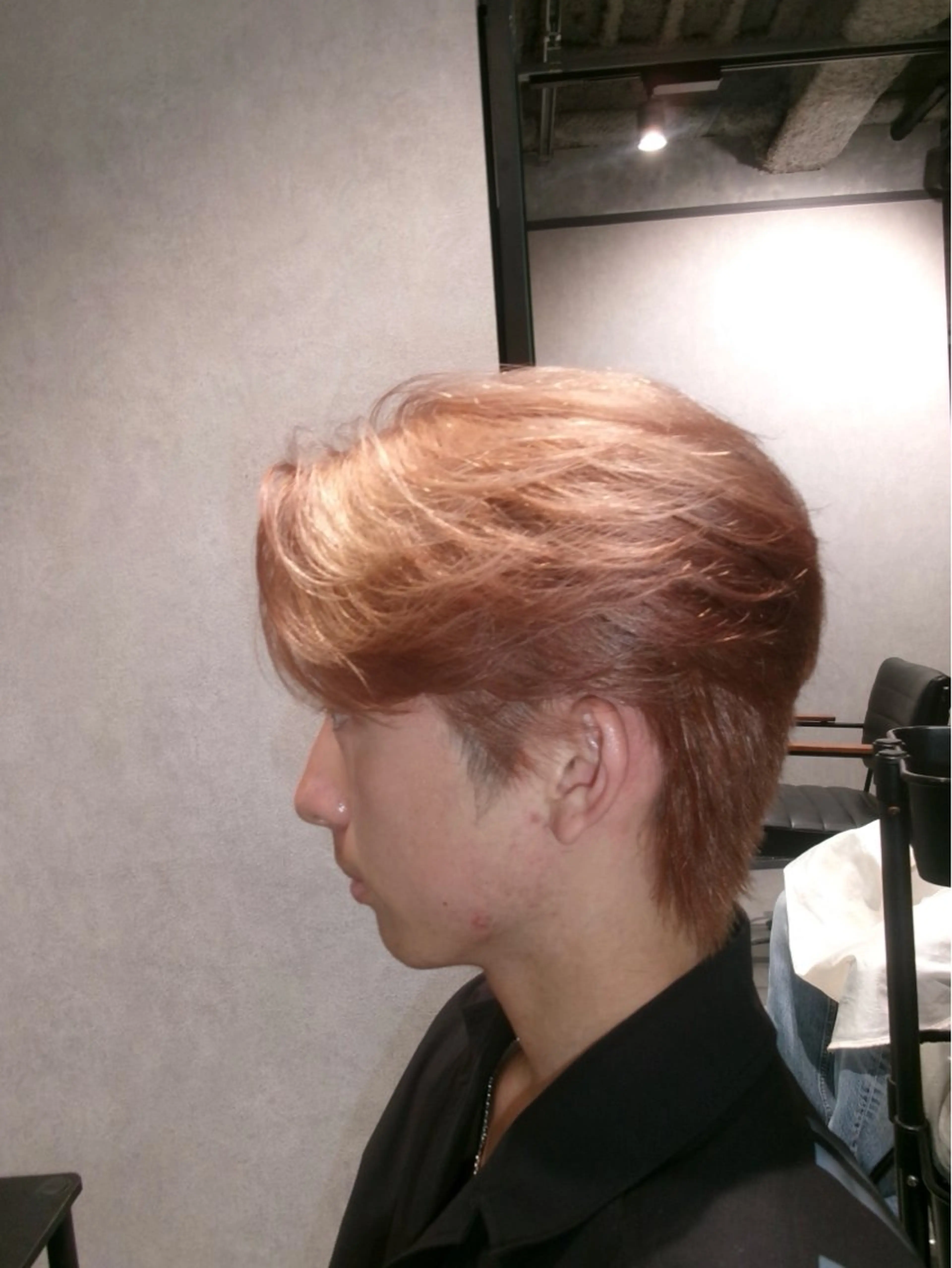 ショート カラー メンズ カット ヘアカラー 韓国特化🇰🇷愁斗 センターパートパーマのヘアスタイル