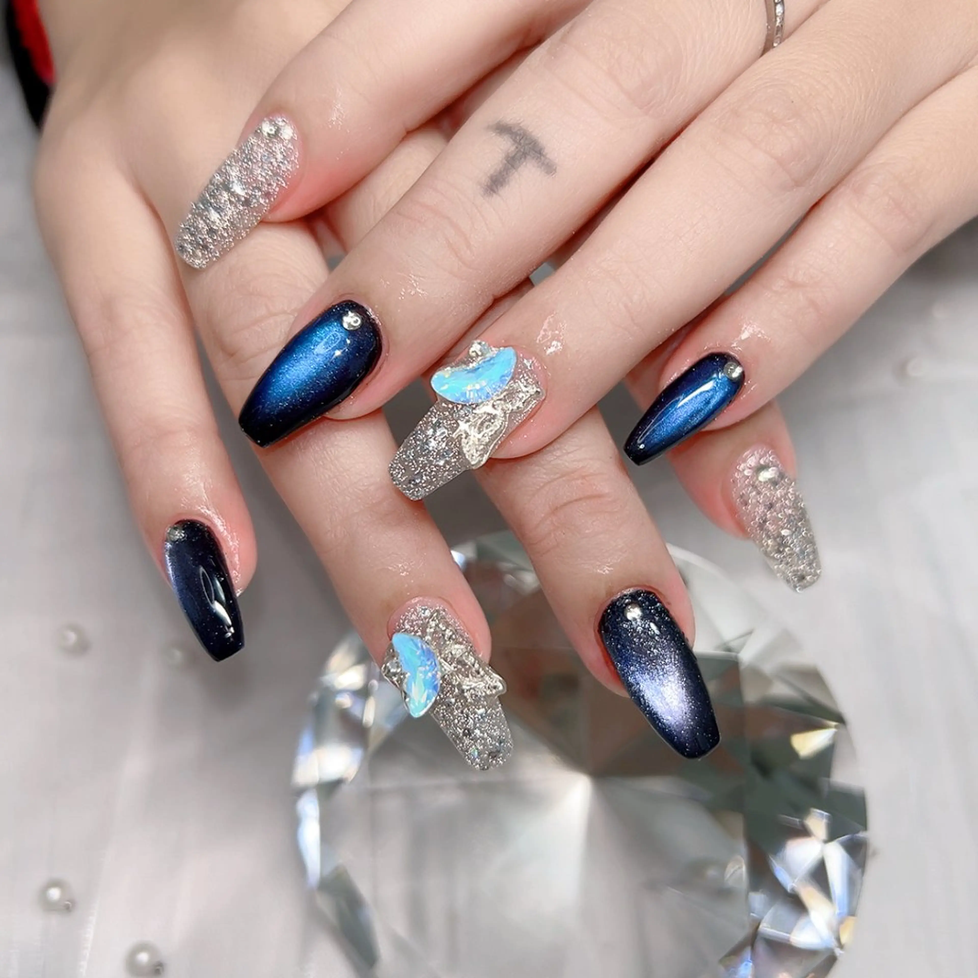 ネイル オーロラネイル ミラーネイル オフィスネイル ワンカラーネイル シンプルネイル ハンドネイル Cute Tips nailのネイルデザイン