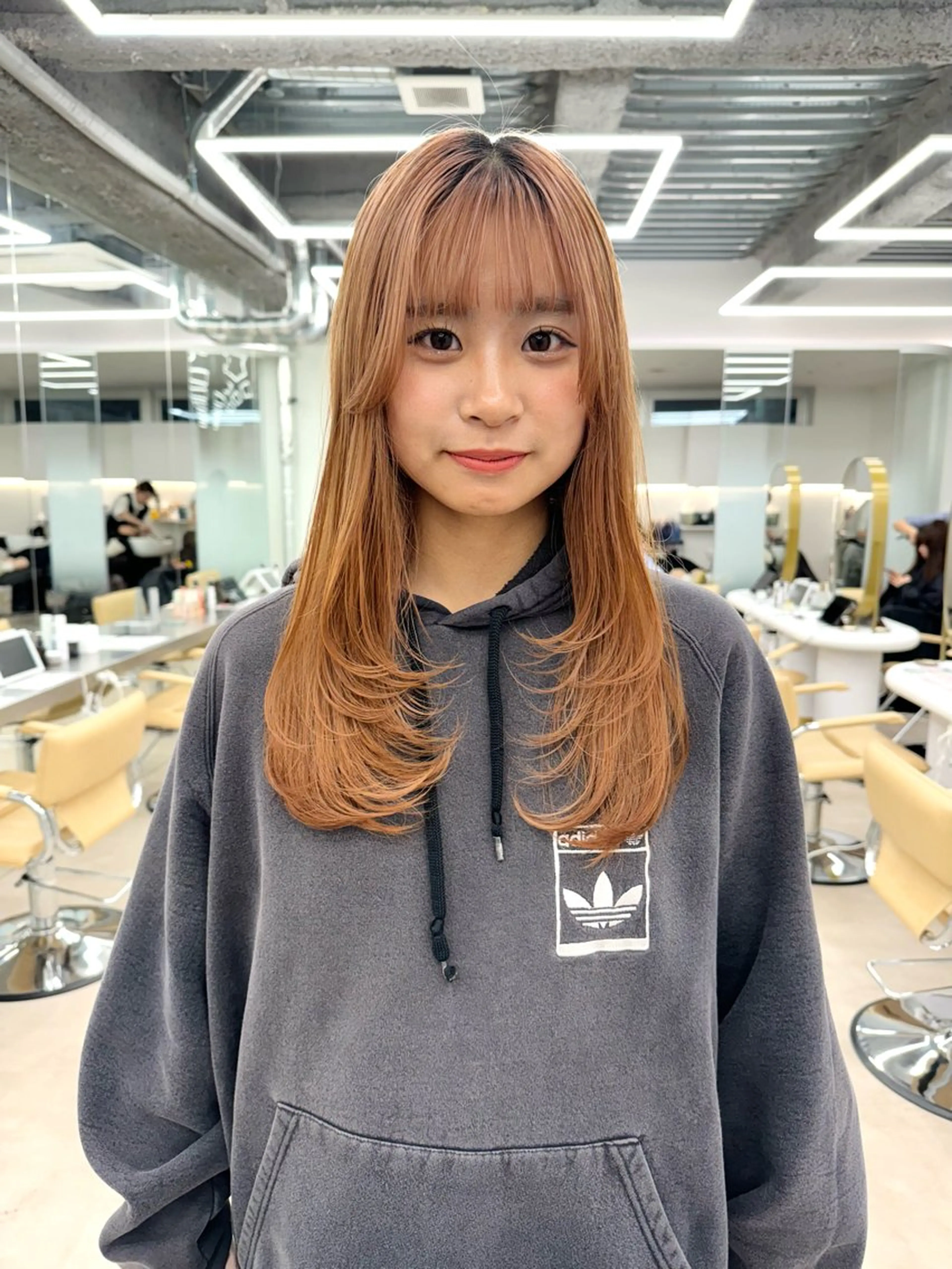 セミロング カット ✨ブリーチ/顔周り レイヤー¦YUKA✨のヘアスタイル
