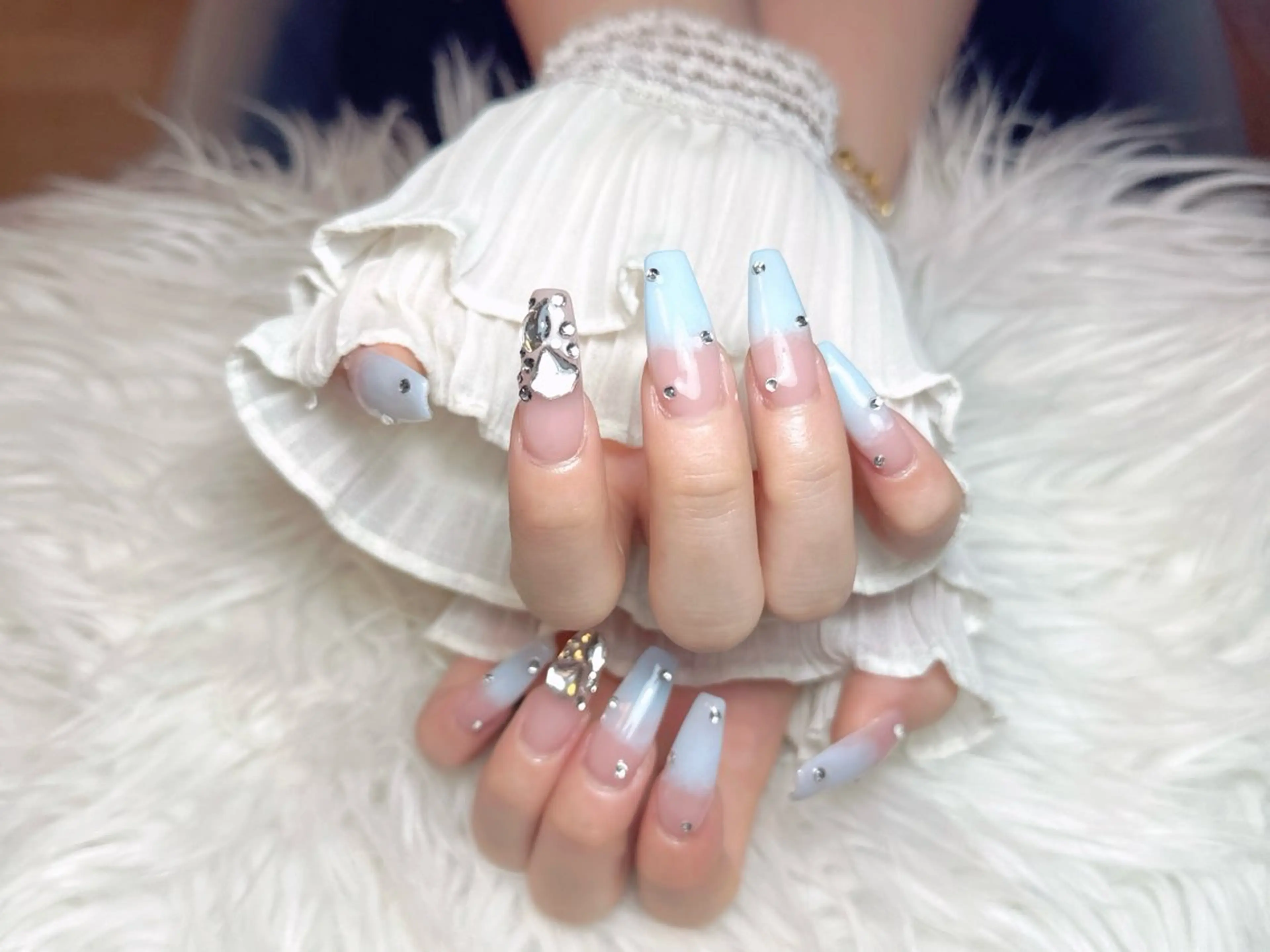 ネイル ハンドネイル ☁️Yun nail KiKi☁️のネイルデザイン