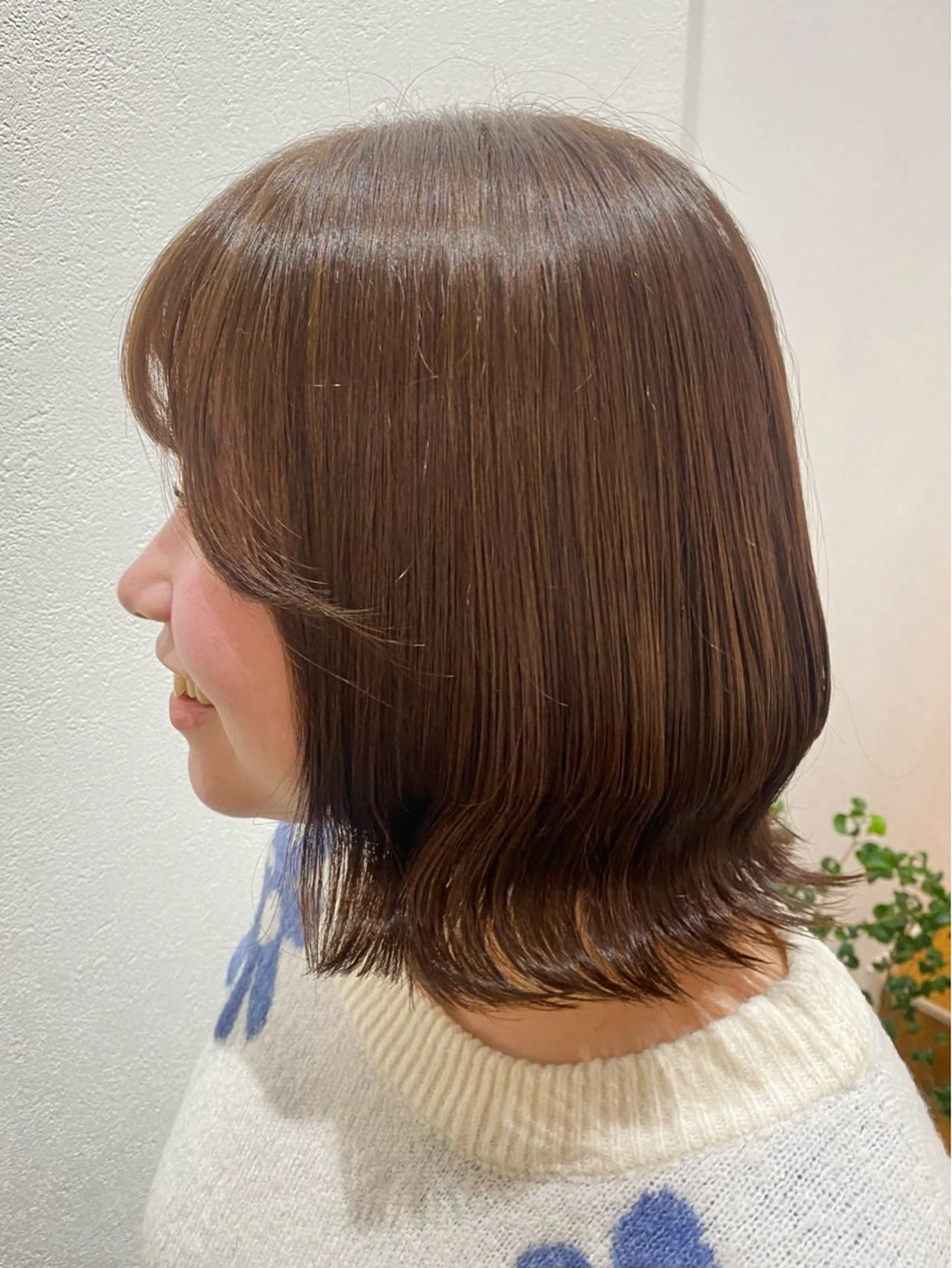 ミディアム ヘアカラー トリートメント Repos by moi所属・RINA/特殊ヘア/ 高発色ワンカラーのヘアスタイル
