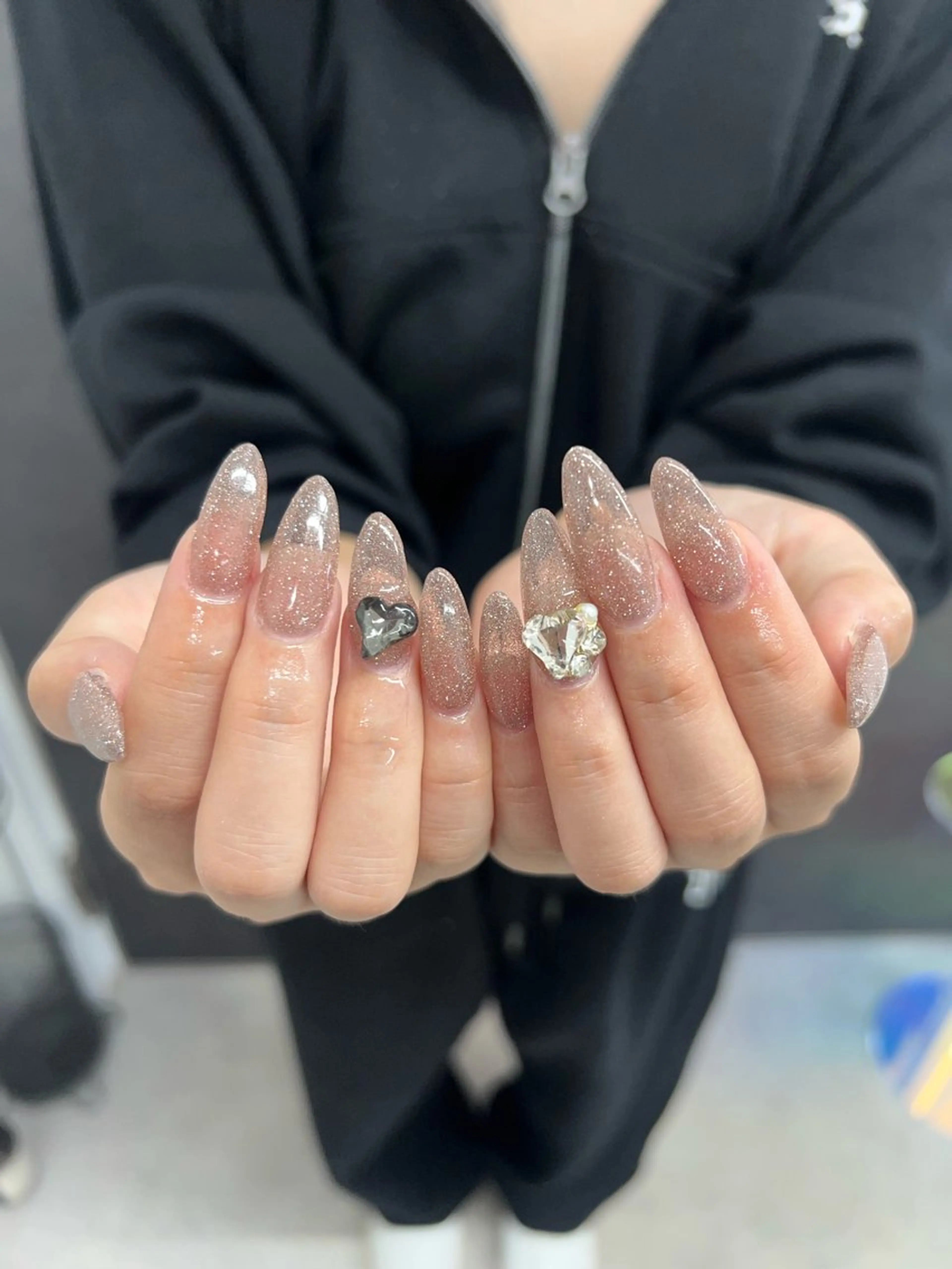 🖤長さだし Flash nail ﾌﾗｯｼｭ✨️✨️🖤オフ無料の写真