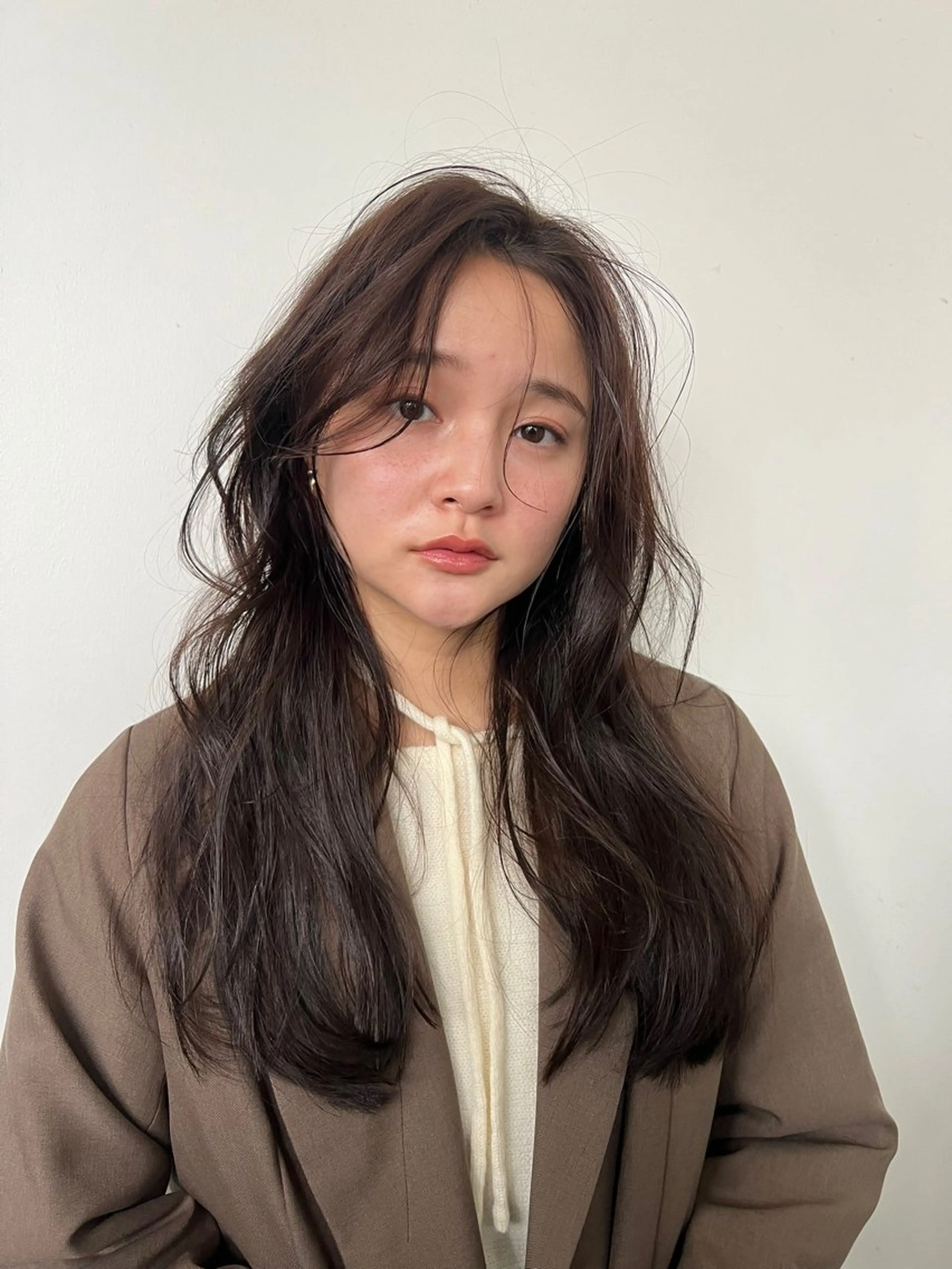 ロング 顔まわりレイヤー 顔周りカット レイヤーカット ロング 表参道SHEA Am i／ロングレイヤーのヘアスタイル