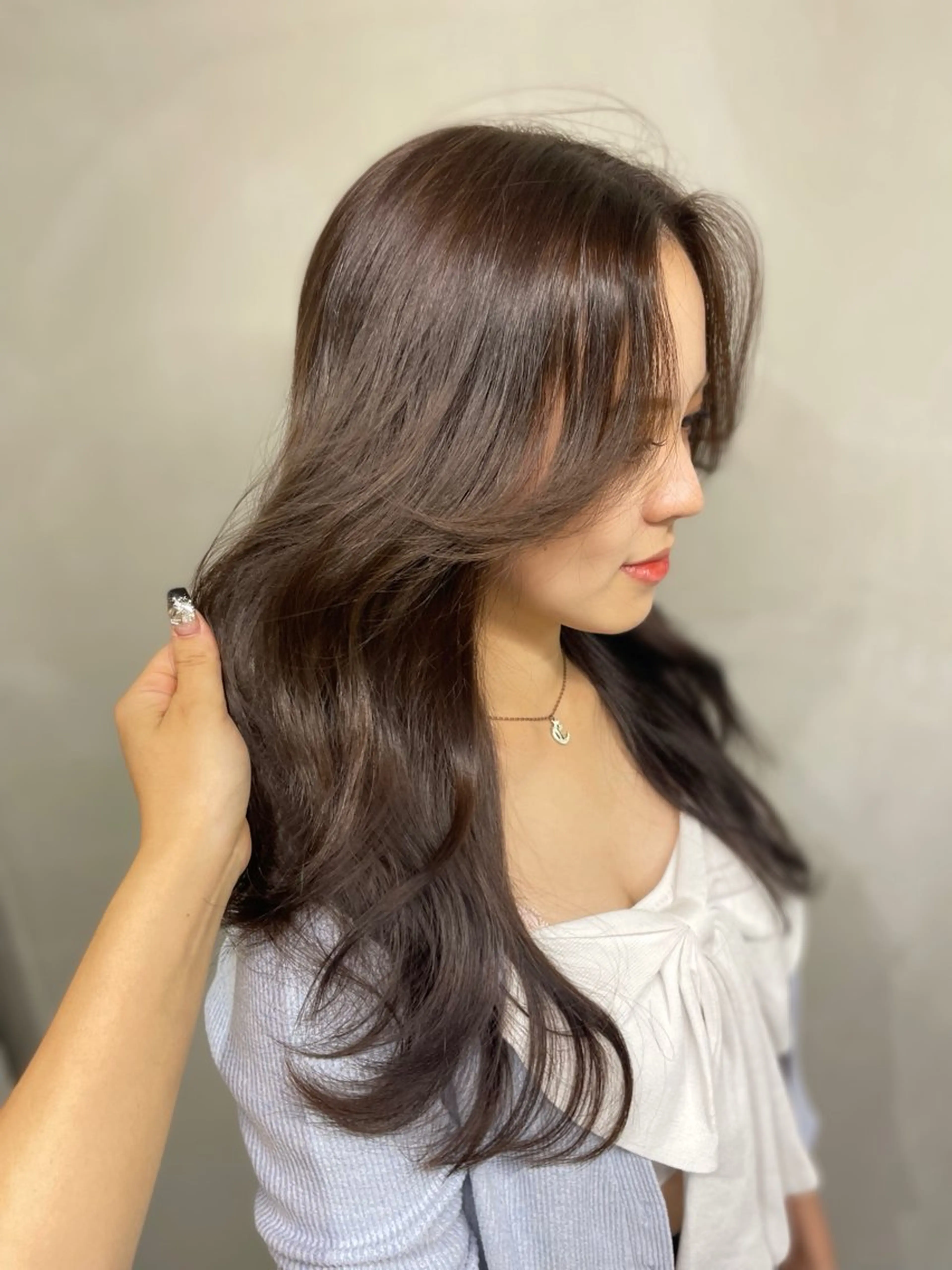 ロング カラー ワンホンレイヤー 福岡天神RAIRAのヘアスタイル