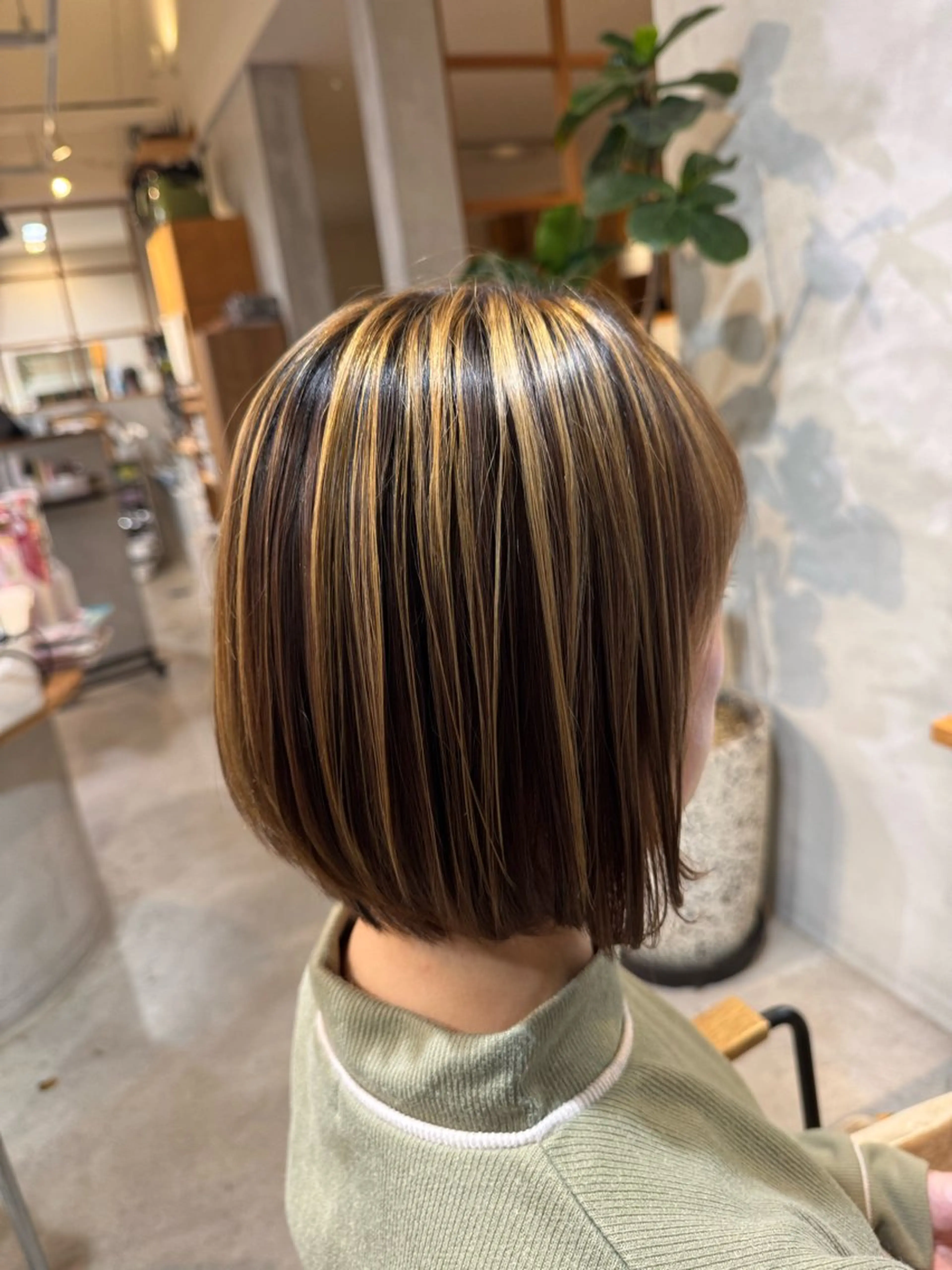 ショート ヘアカラー 笹川 桃歌のヘアスタイル