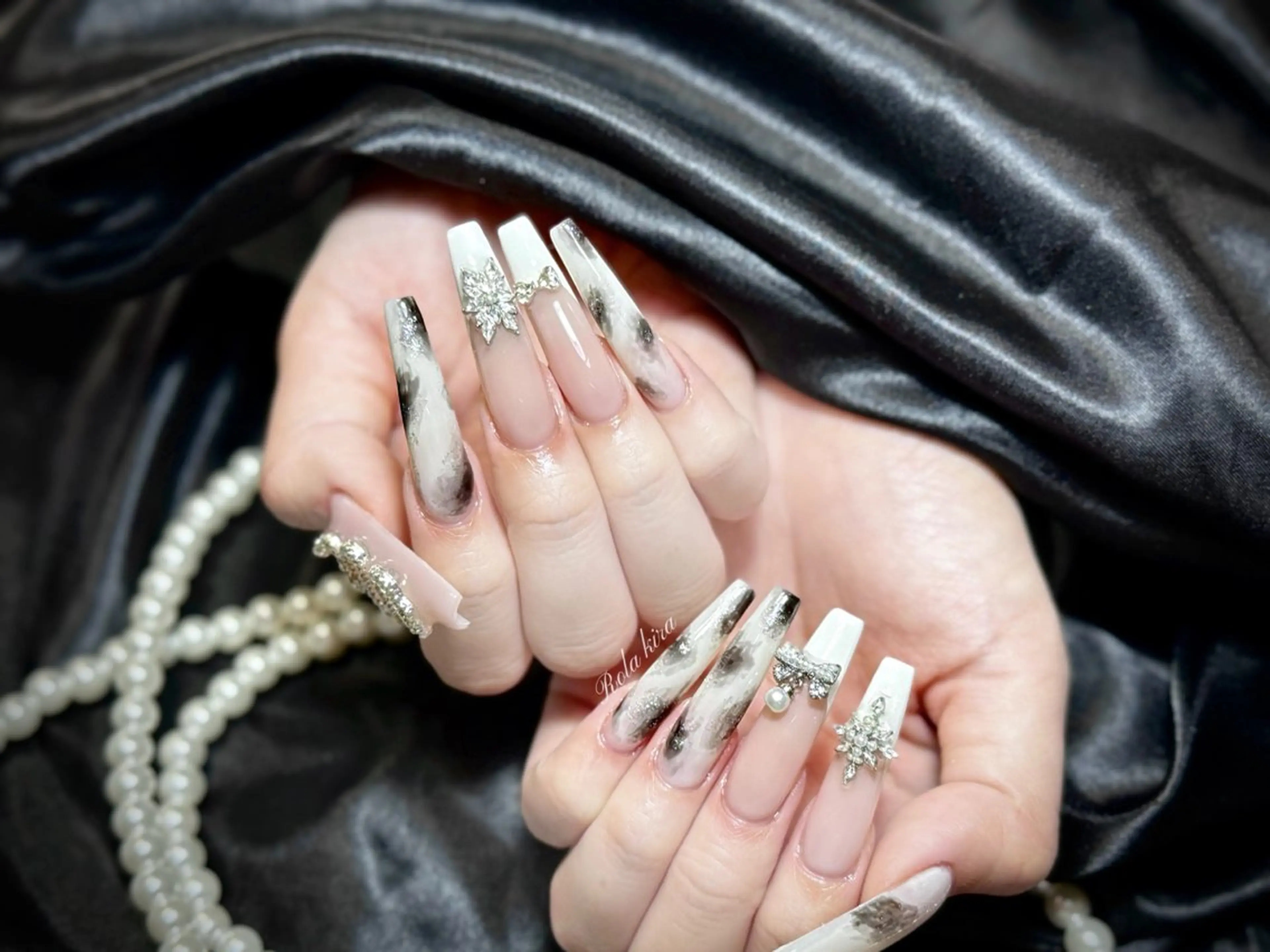 ロング 韓国風ヘア ハンドネイル Rola kira nail salon所属・Rola kira 麗のネイルデザイン