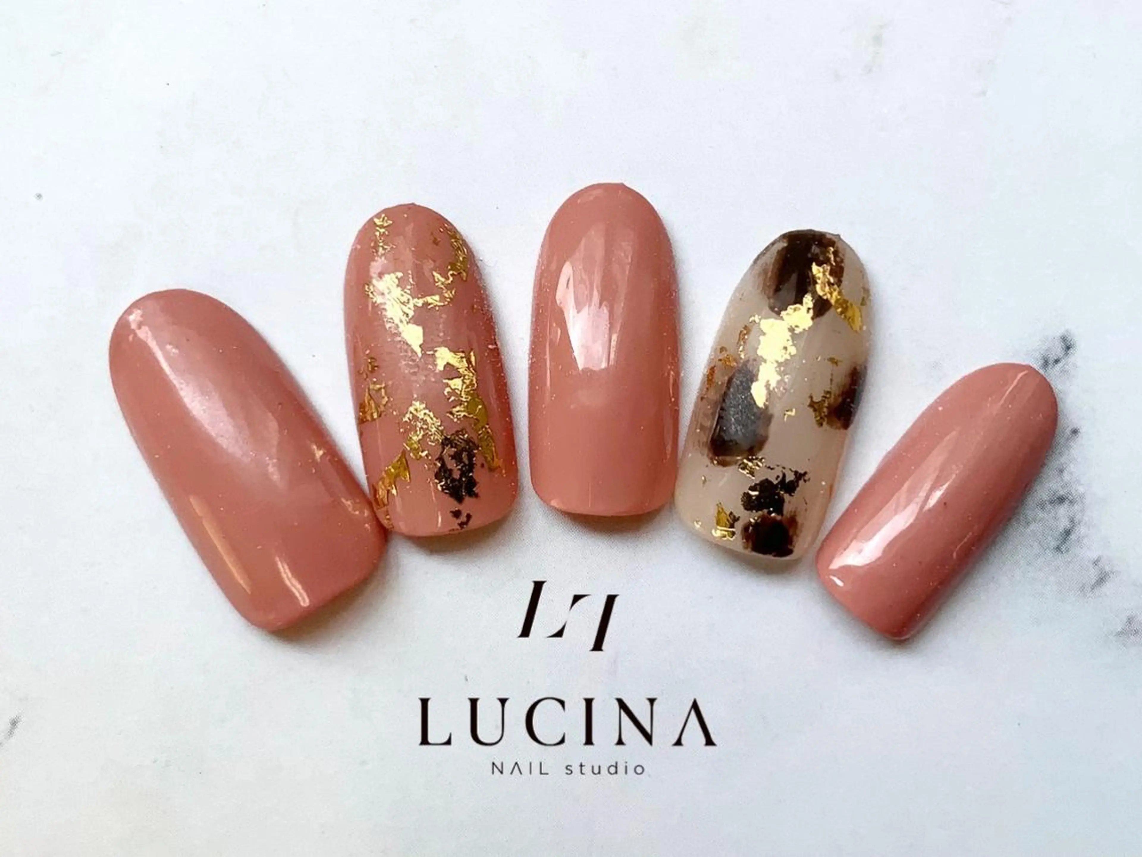 ネイル アニマル柄 オフィスネイル シンプルネイル ハンドネイル 新橋 ルキナ スタッフのネイルデザイン