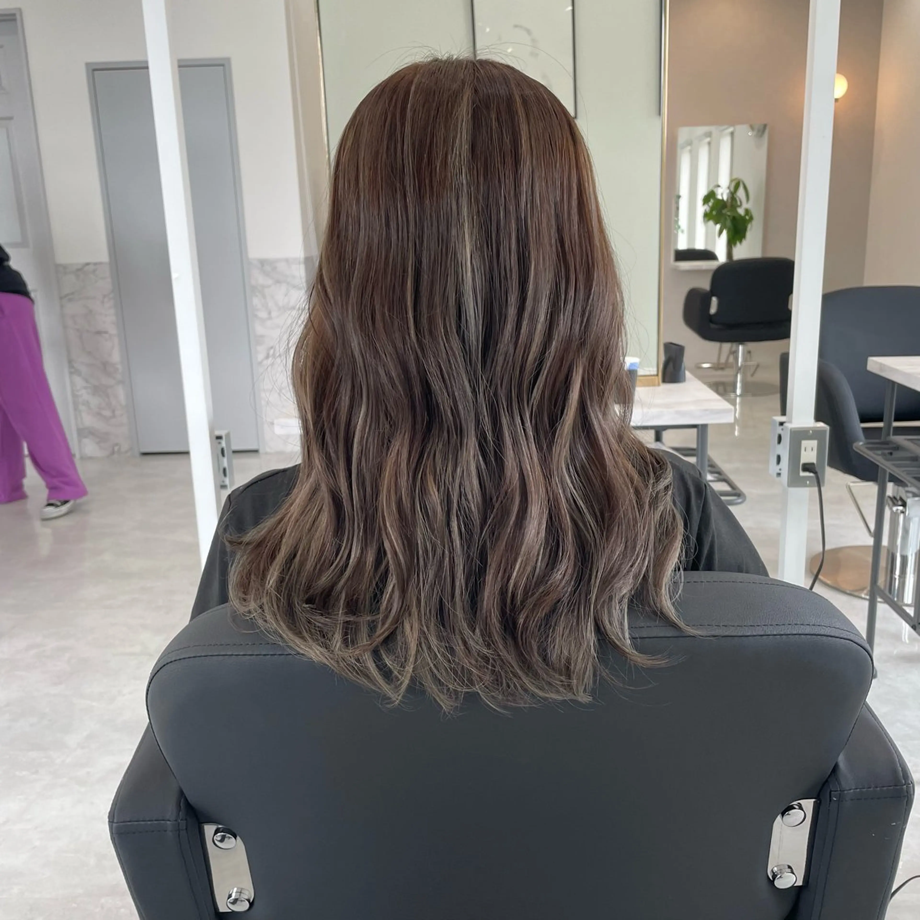 セミロング BLEACHI桜田店所属・BLEACHI桜田店 西澤元気のヘアスタイル