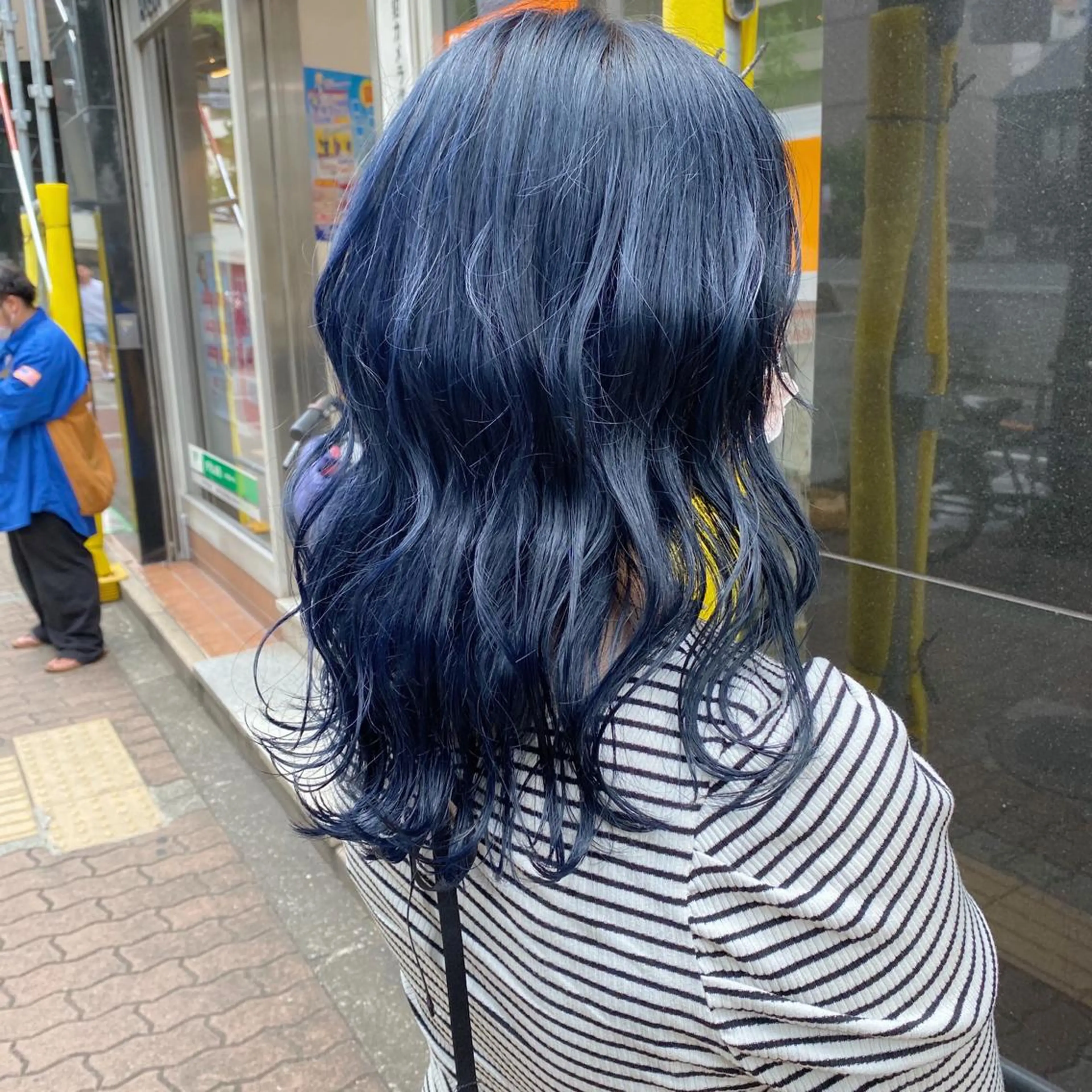 セミロング カラー ブルーカラー ネイビーカラー salon village所属・色落ちまで可愛い🧚 心斎橋hikaruのヘアスタイル