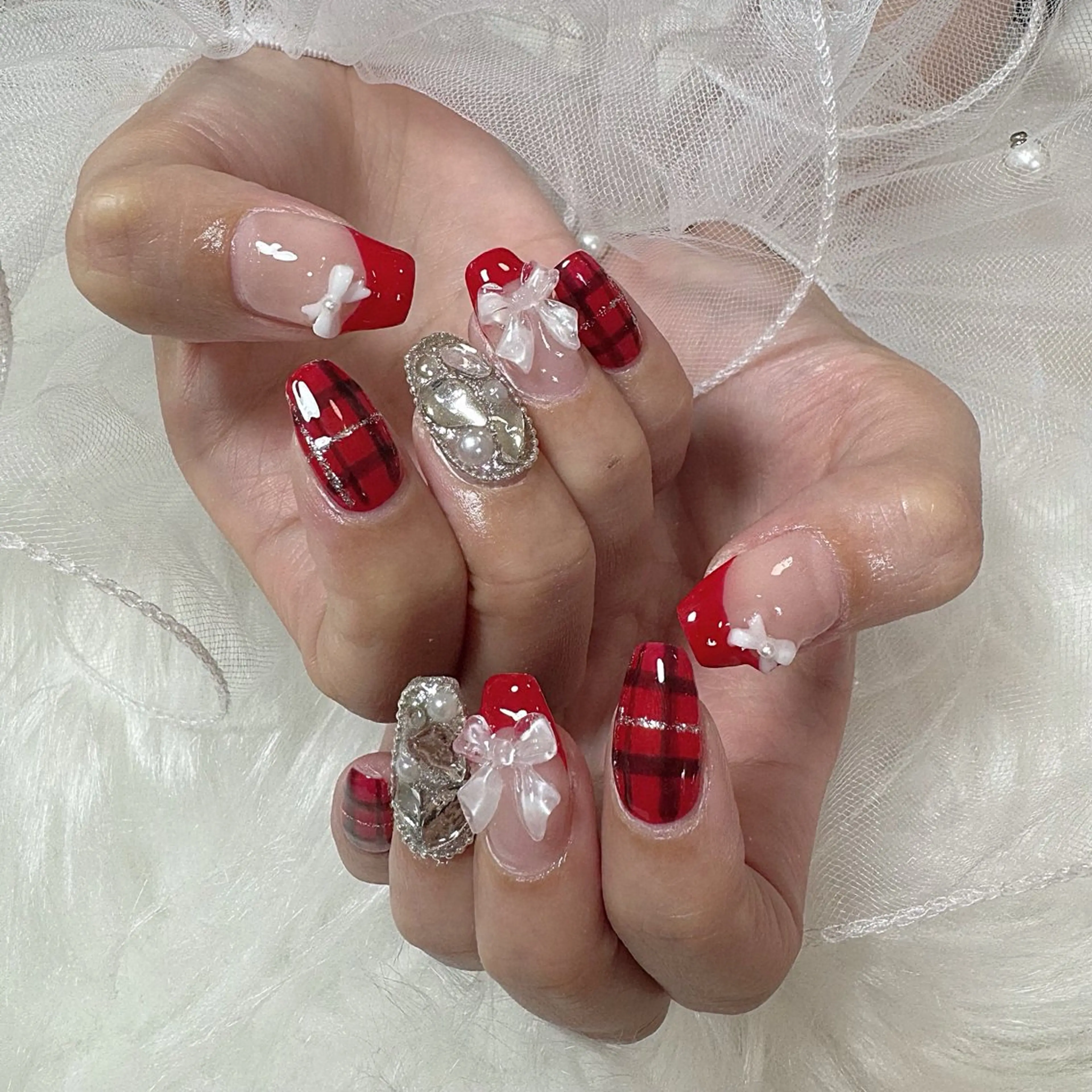 ネイル ハンドネイル シュシュ 🎀 girly nailのネイルデザイン