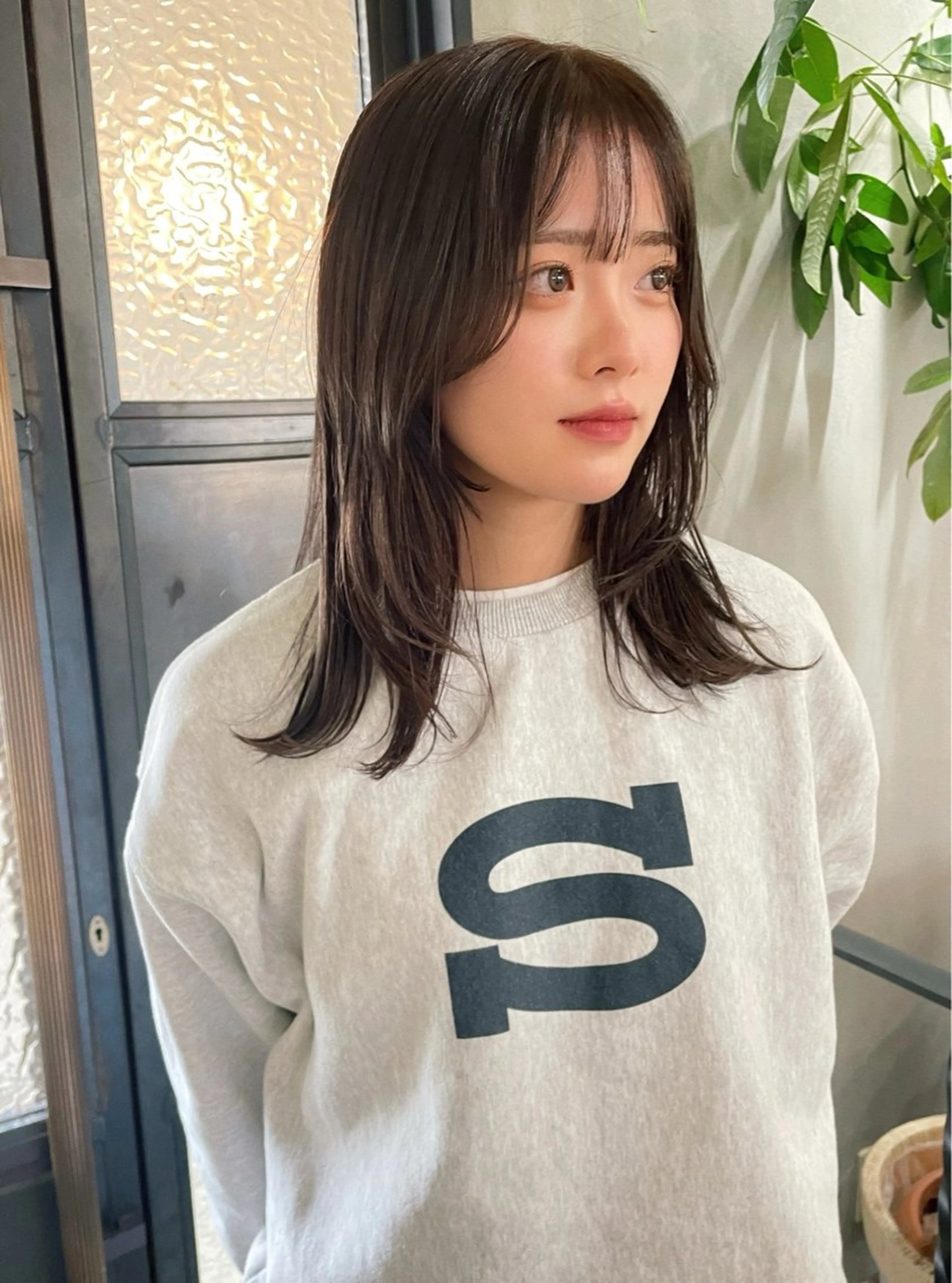 セミロング カラー グレージュ レイヤーカット SALOWIN新潟万代店所属・SaKiho 🎀のヘアスタイル