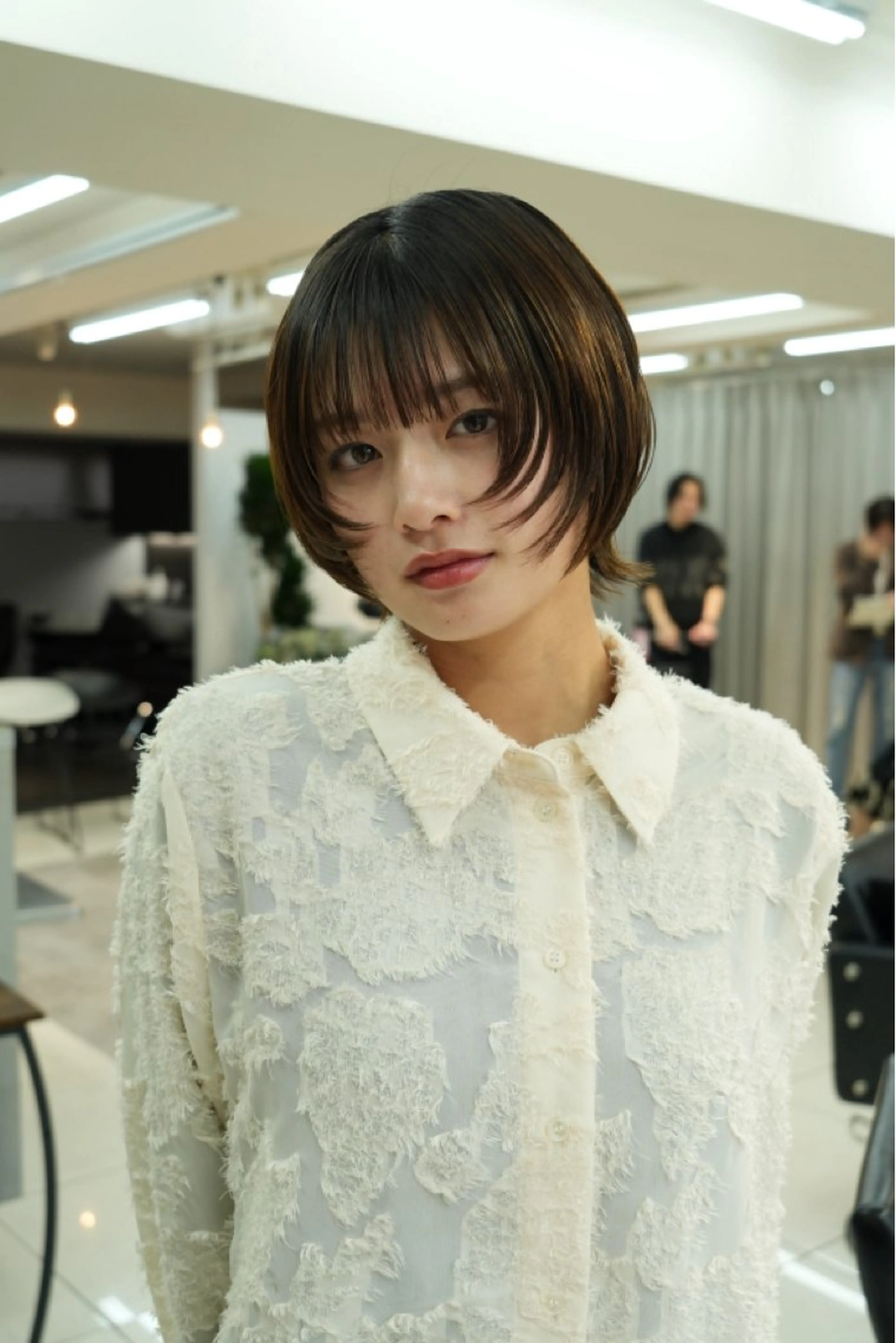 ショート ショートボブ ボブ 顔まわりレイヤー 顔周りカット レイヤーカット ハイトーンカラー/ さらさのヘアスタイル