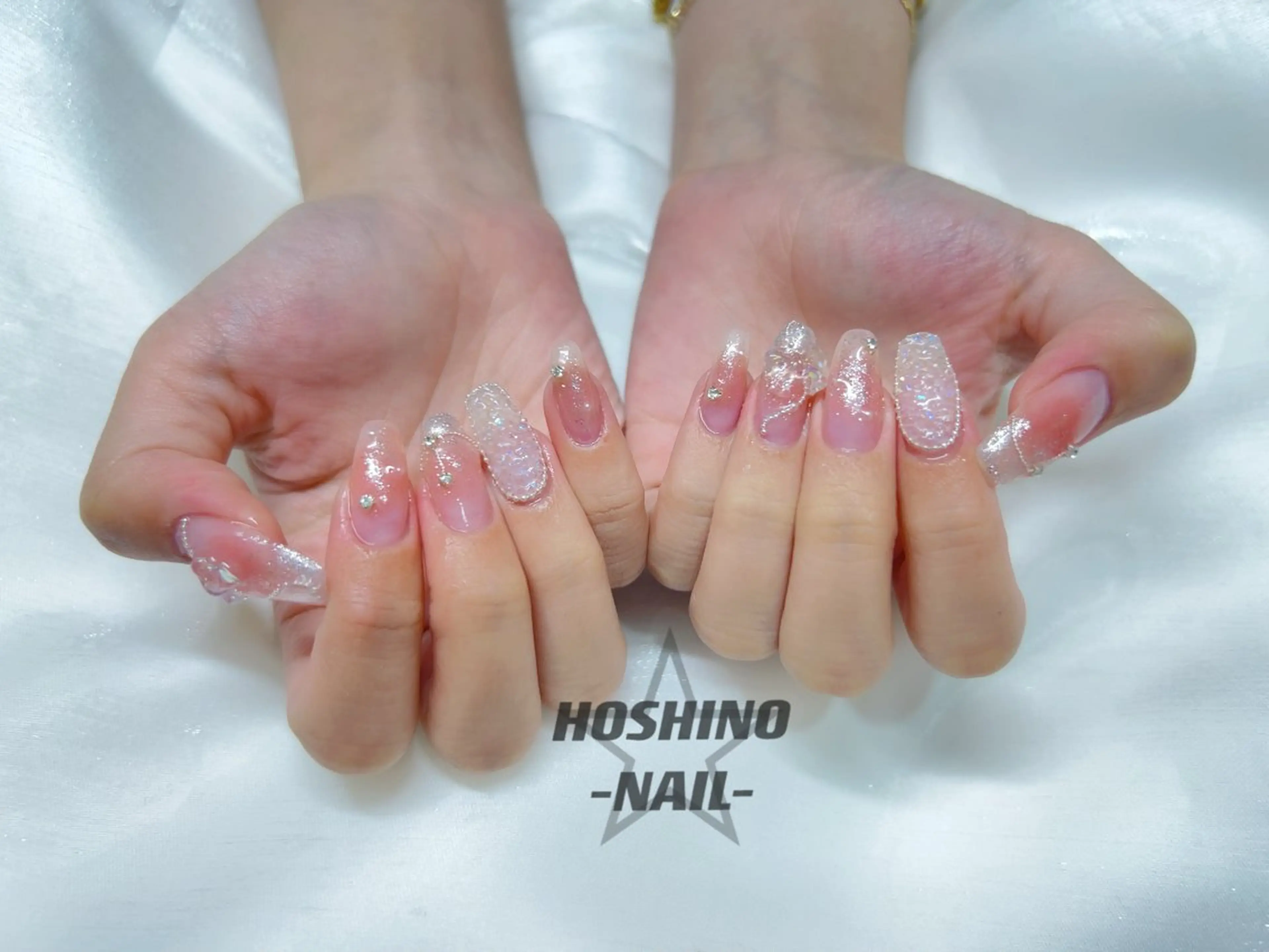 ネイル ゴージャス キラキラネイル ピンク 春ネイル 夏ネイル ハンドネイル ★HOSHINO NAIL★新宿店のネイルデザイン