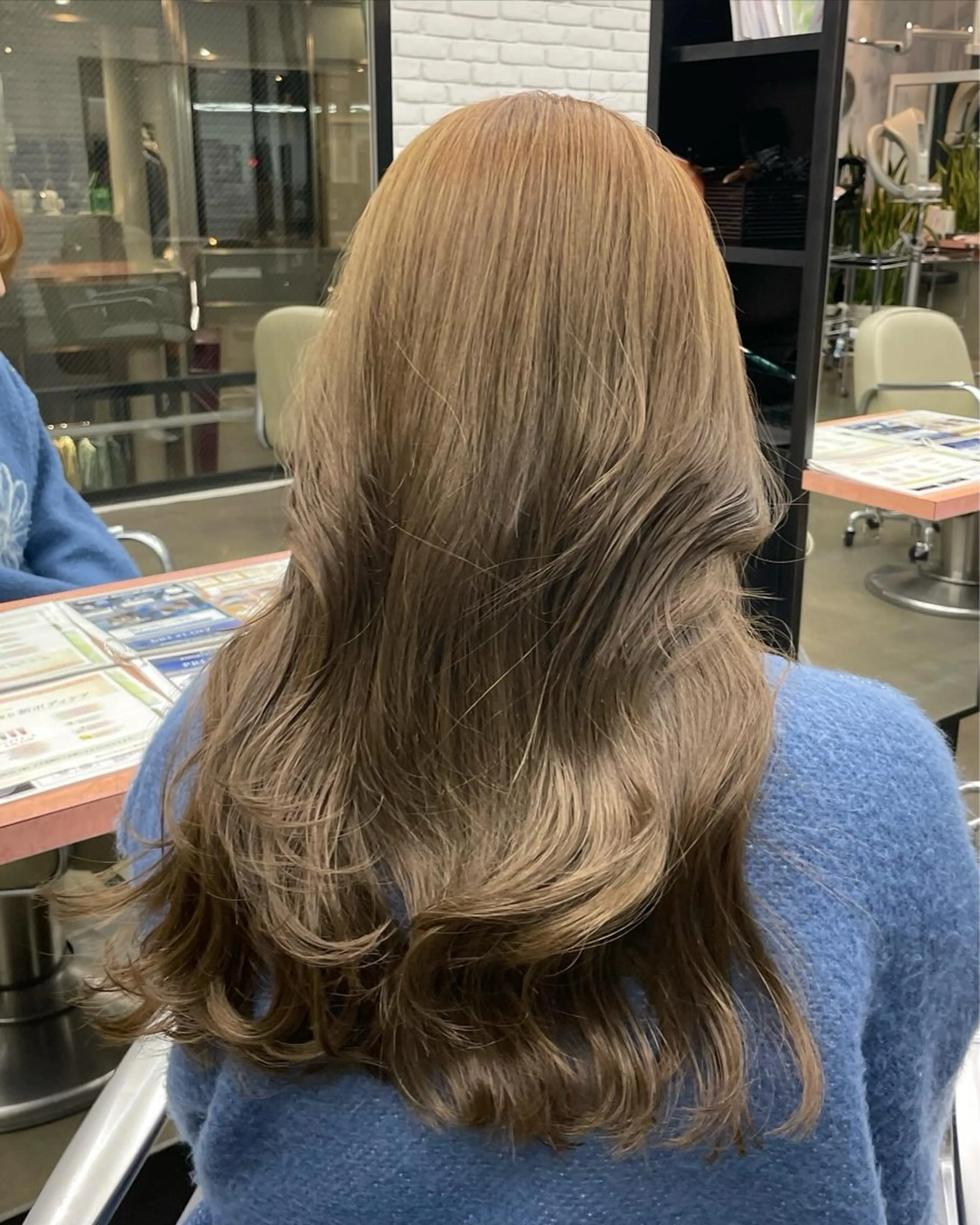 カラー 近藤 理子のヘアスタイル